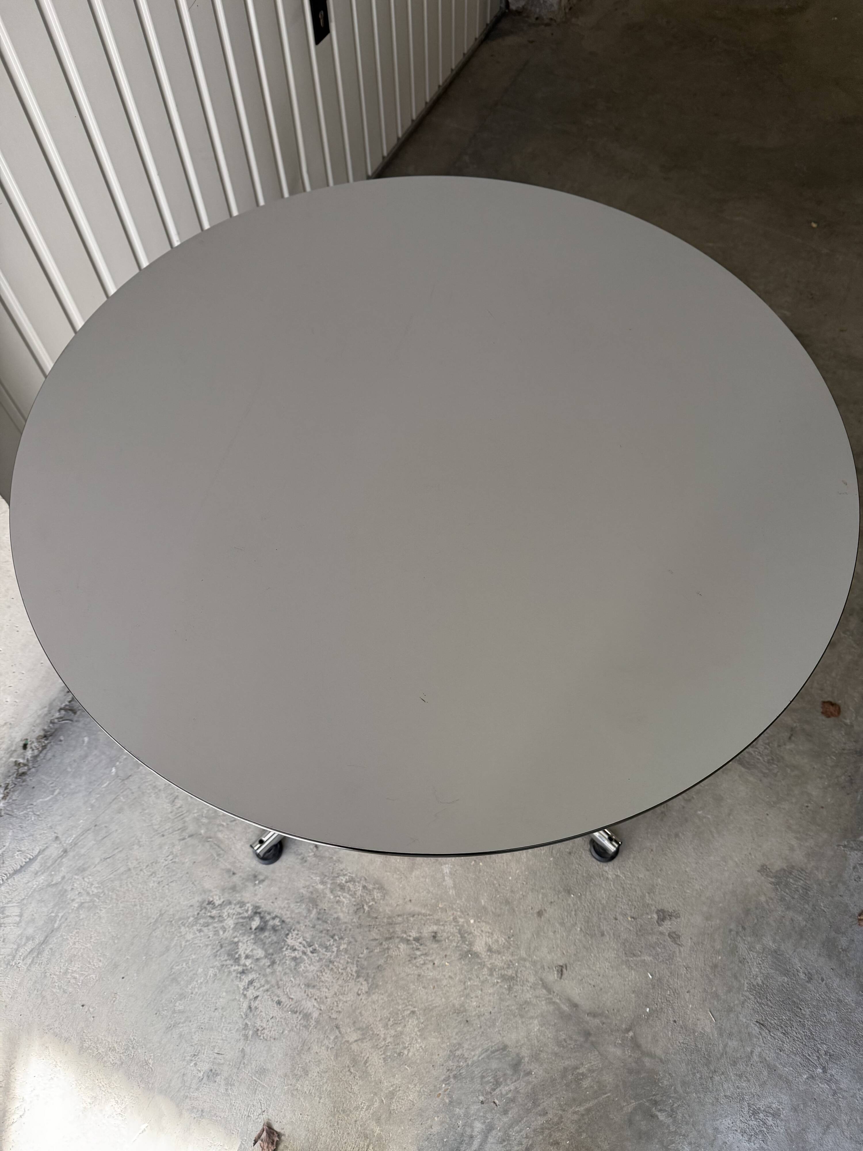Table ronde USM Kitos