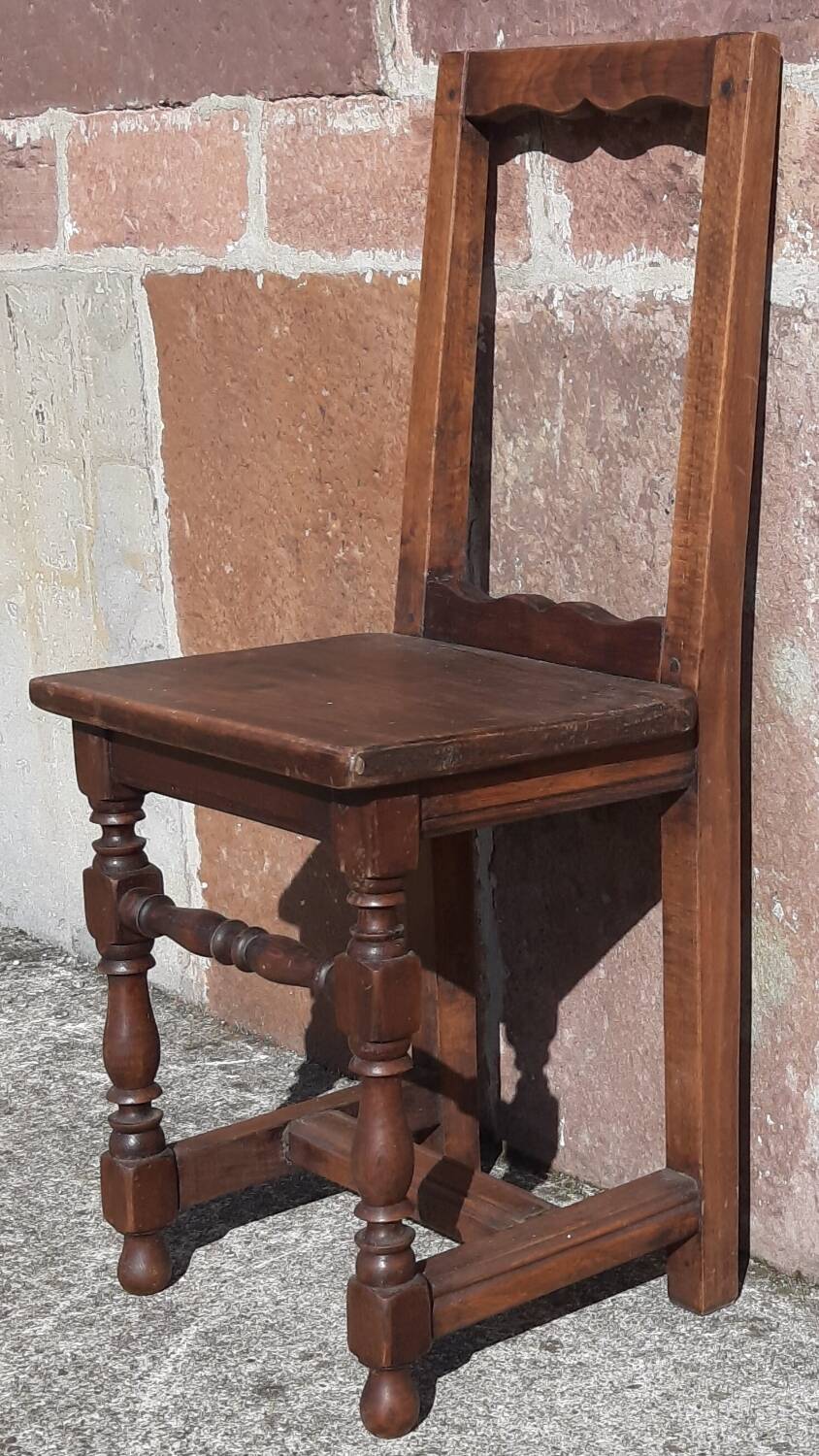 Lorraine chair. (Solid wood, 19th century)