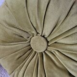 2 velvet cushions