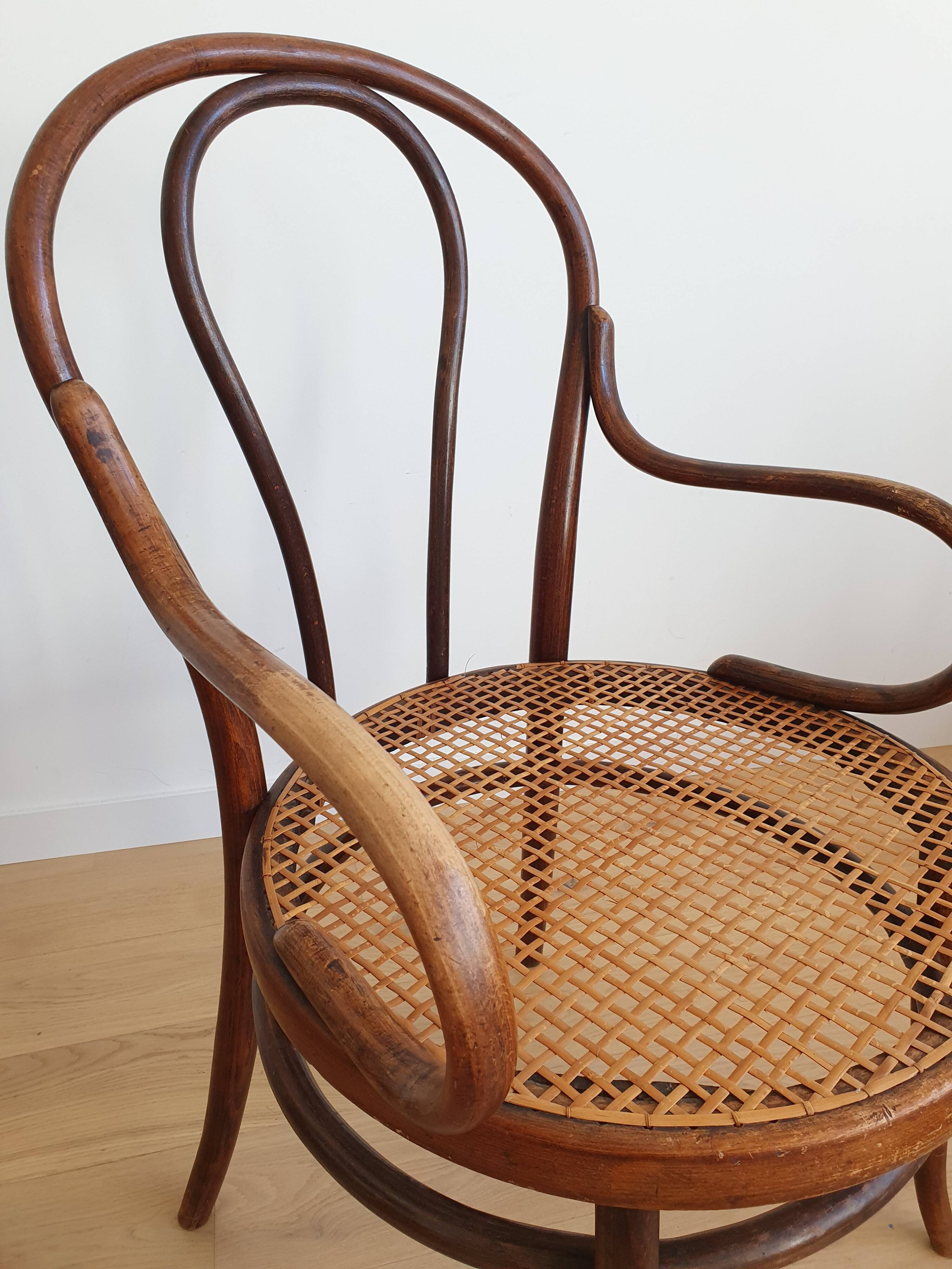 Thonet armchair in curved wood and canework