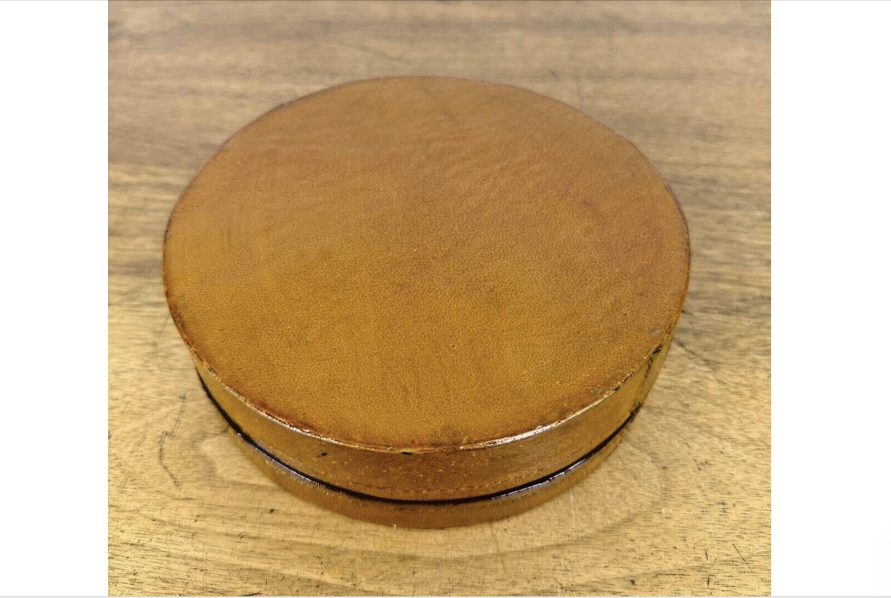 Boîte de rangement en bois laquée de forme ronde