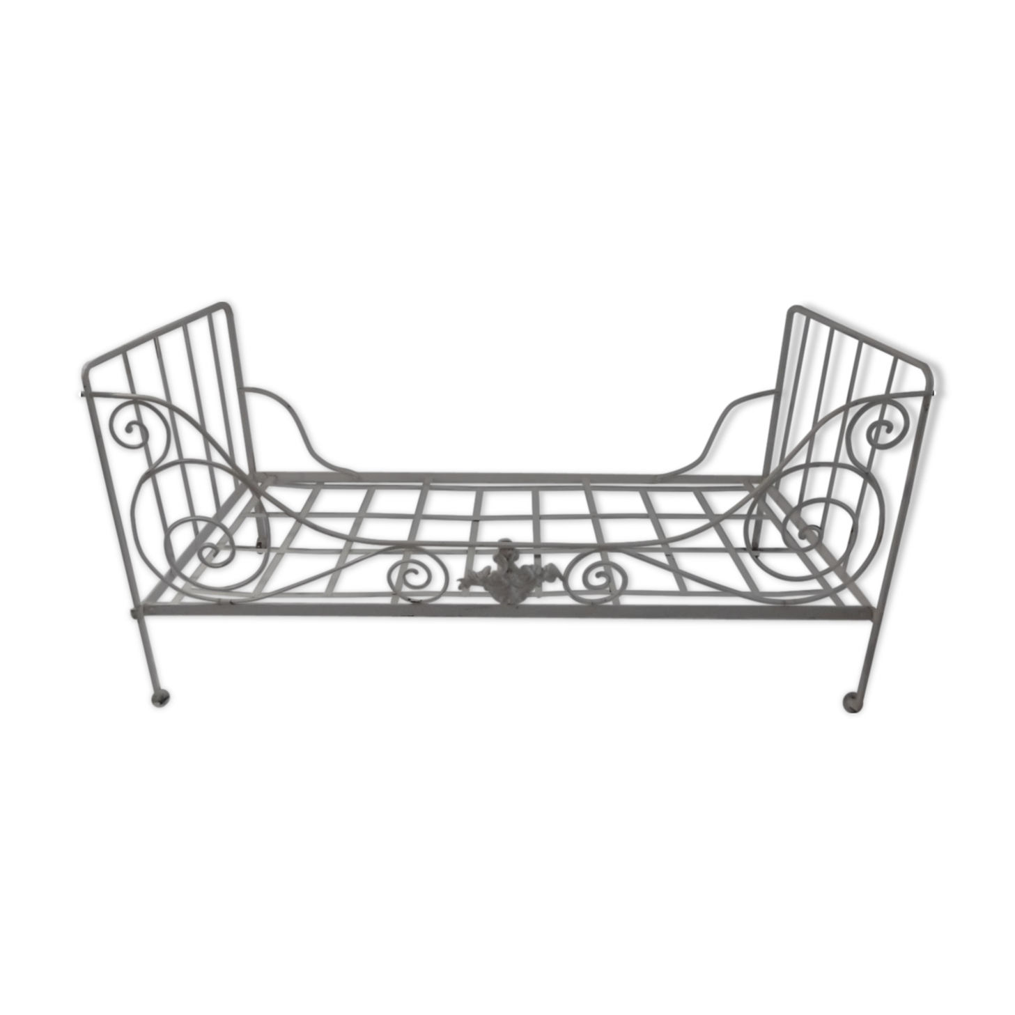Forged iron bed