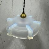 Suspension en verre blanc laiteux