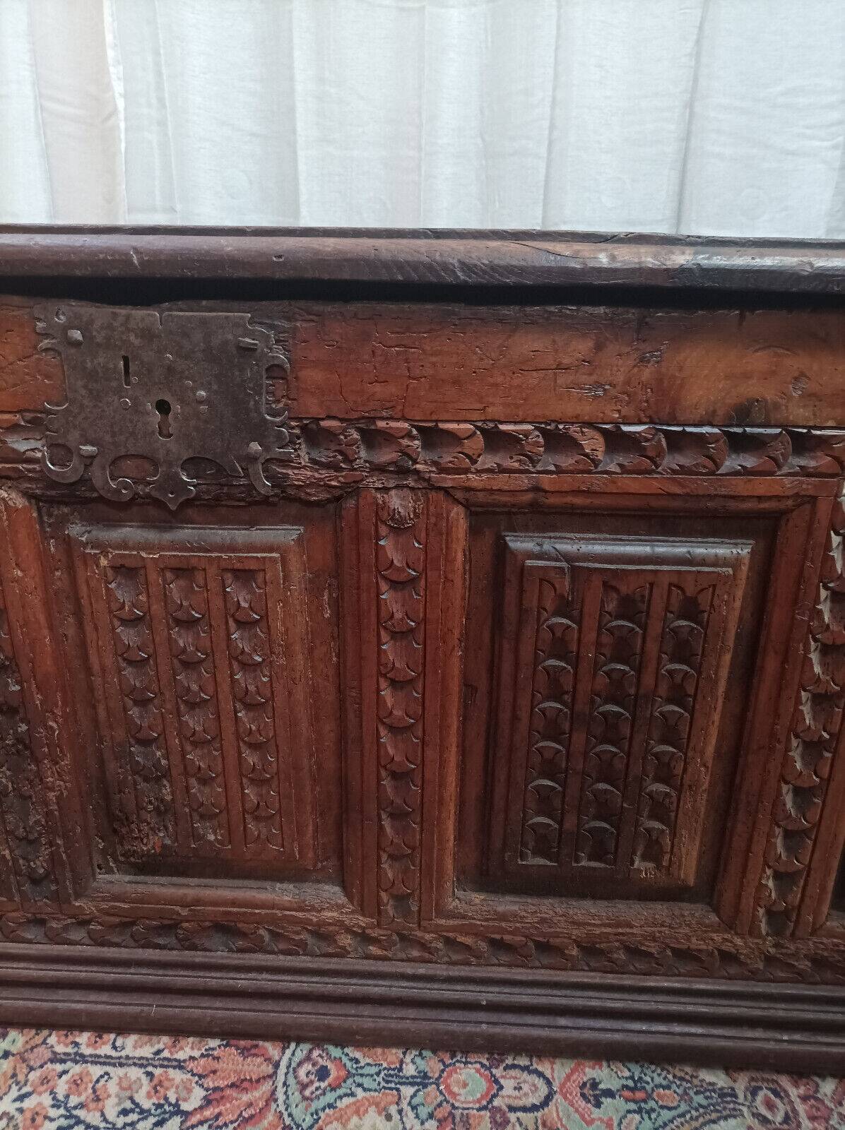 Louis XIII chest in carved walnut, 17th century