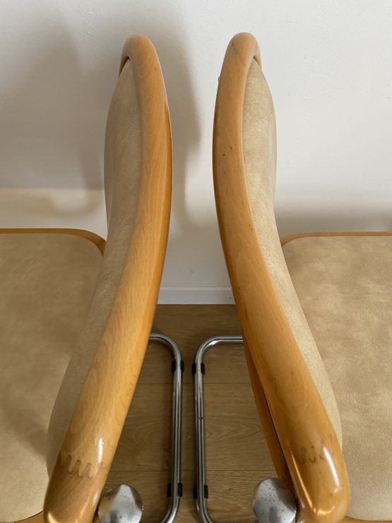 Pair of in beige skaï chairs
