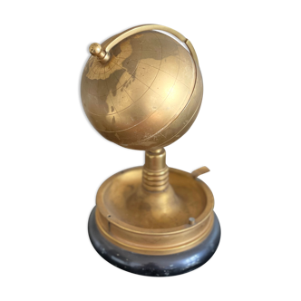Ashtray carries cigarettes globe-shaped music box
