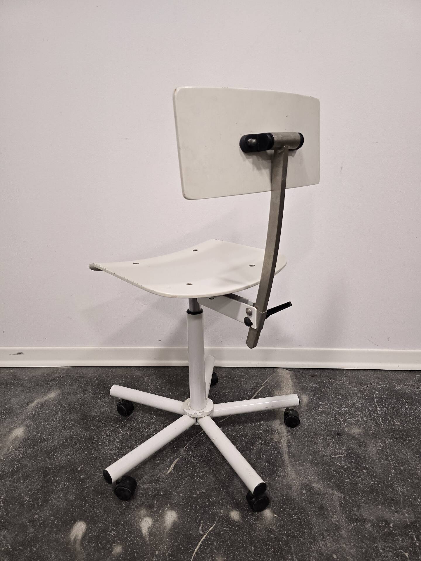 1980s Vintage Industrial Swivel Chair with Adjustable Backrest and Cas