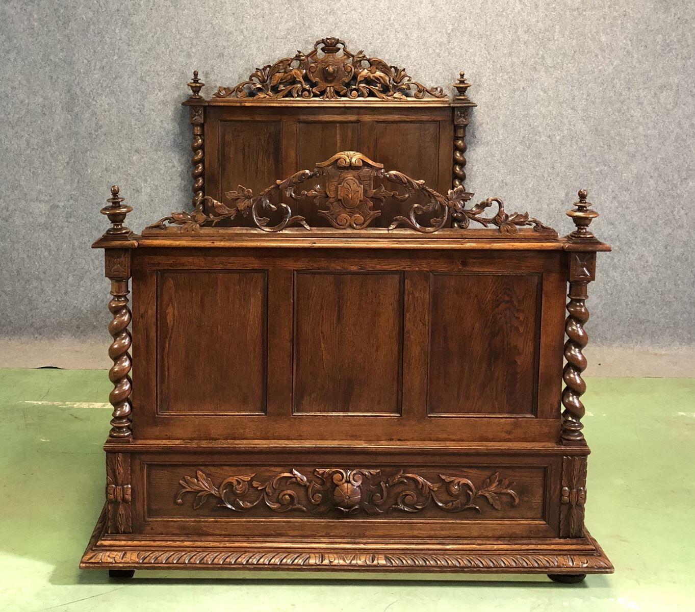 Henry II oak bed - early 20th