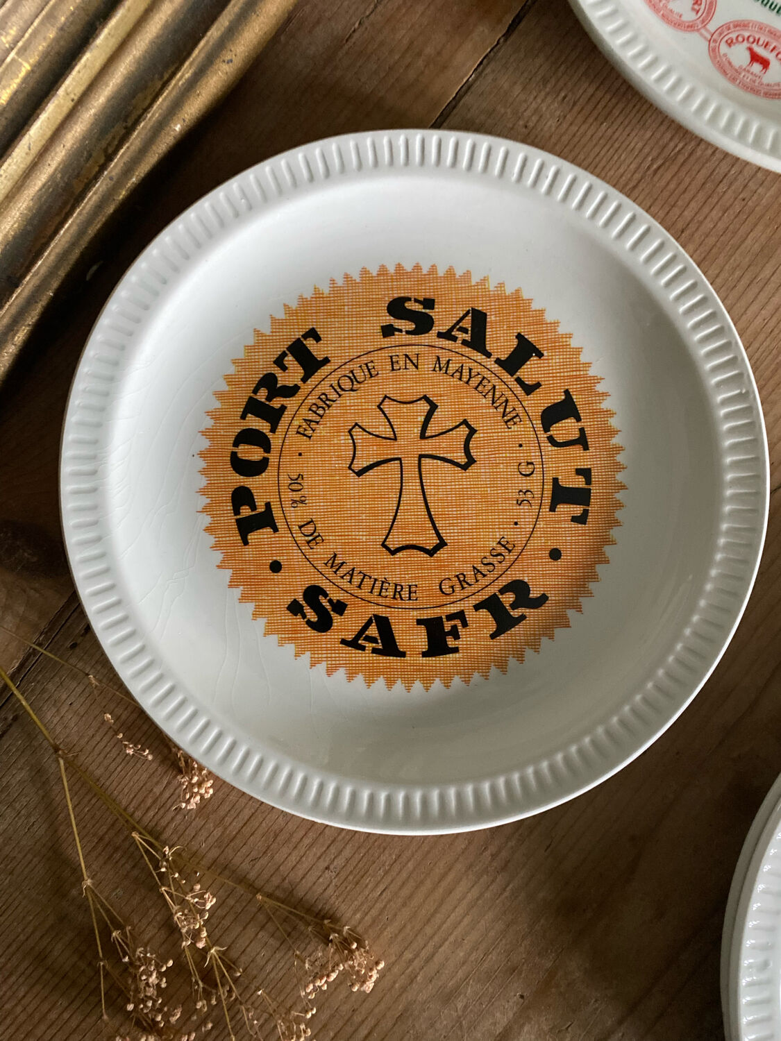 Set of 5 vintage plates Cheeses from France Saint Amand