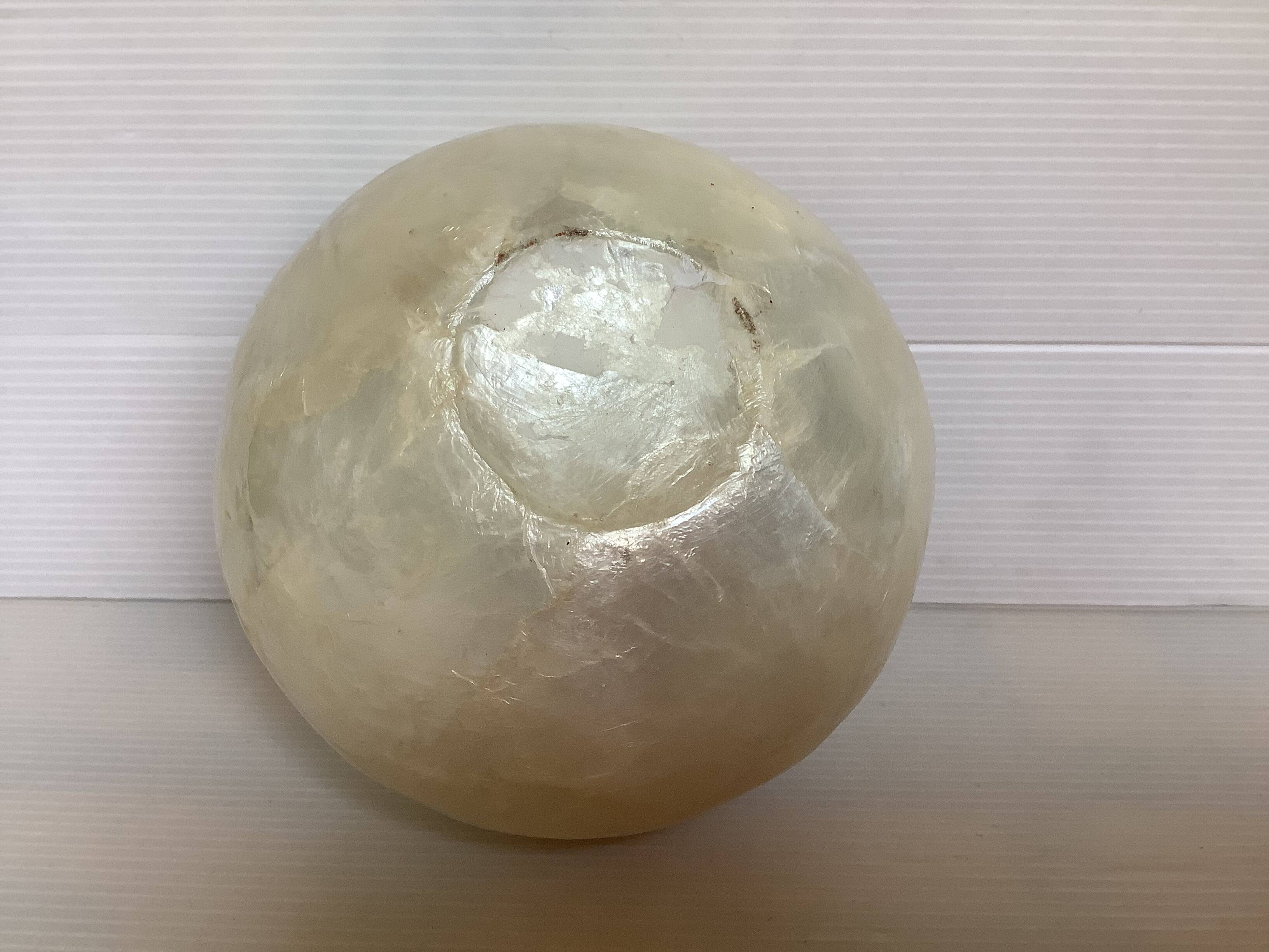 Mother-of-pearl ball vase