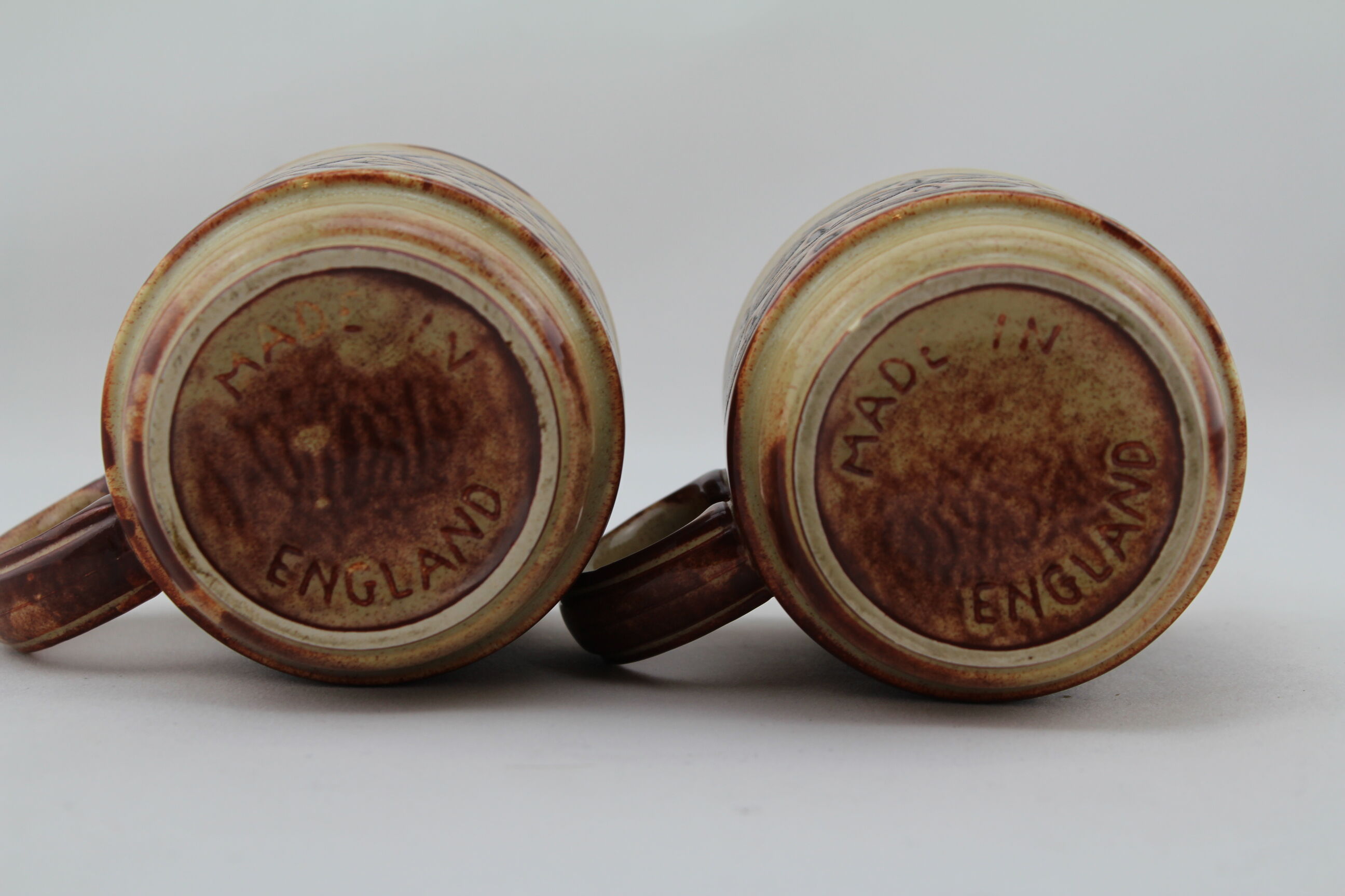 Set of 2 ceramic mugs