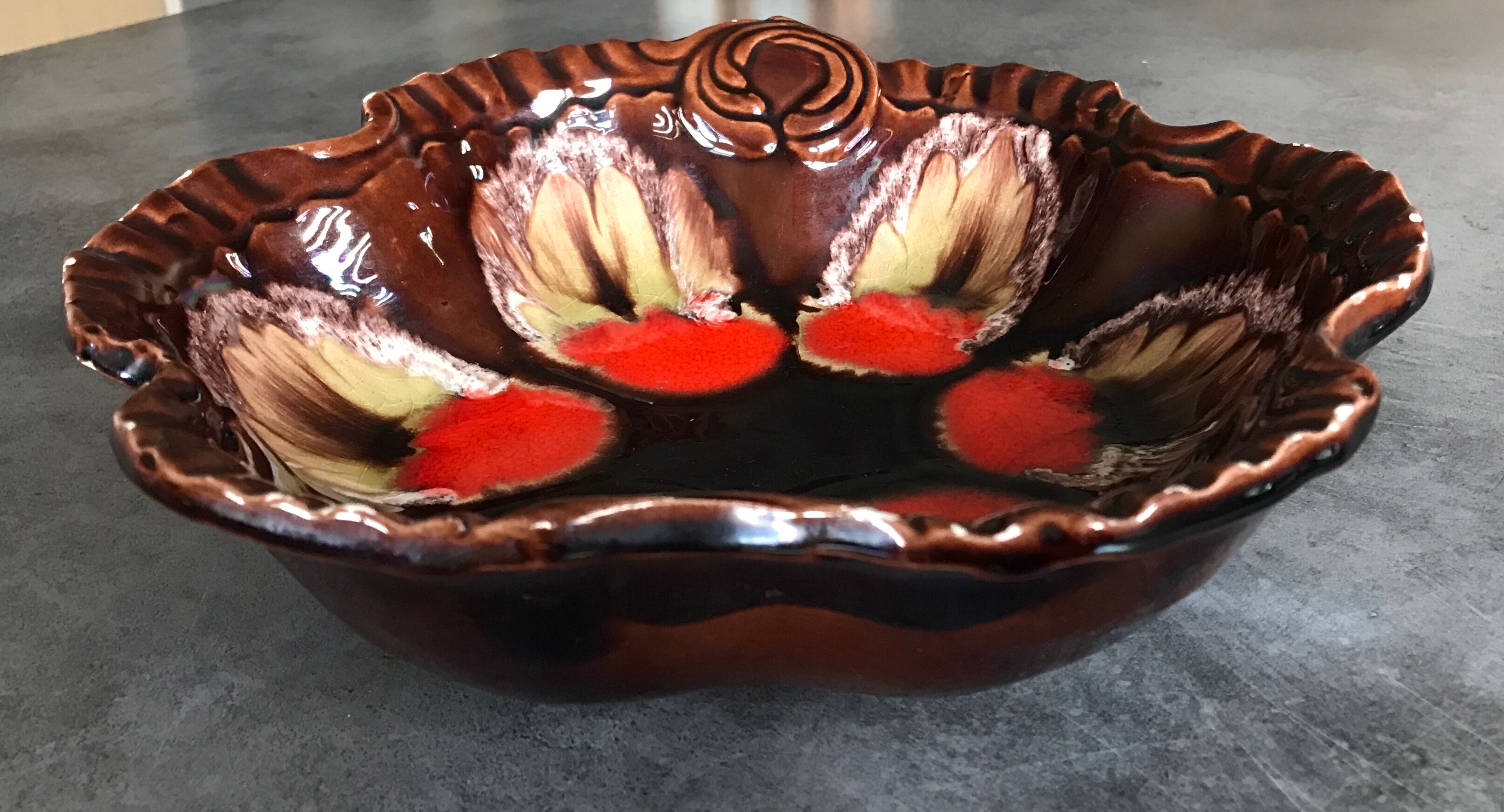 Vintage flat fruit cut in polychrome ceramic from vallauris