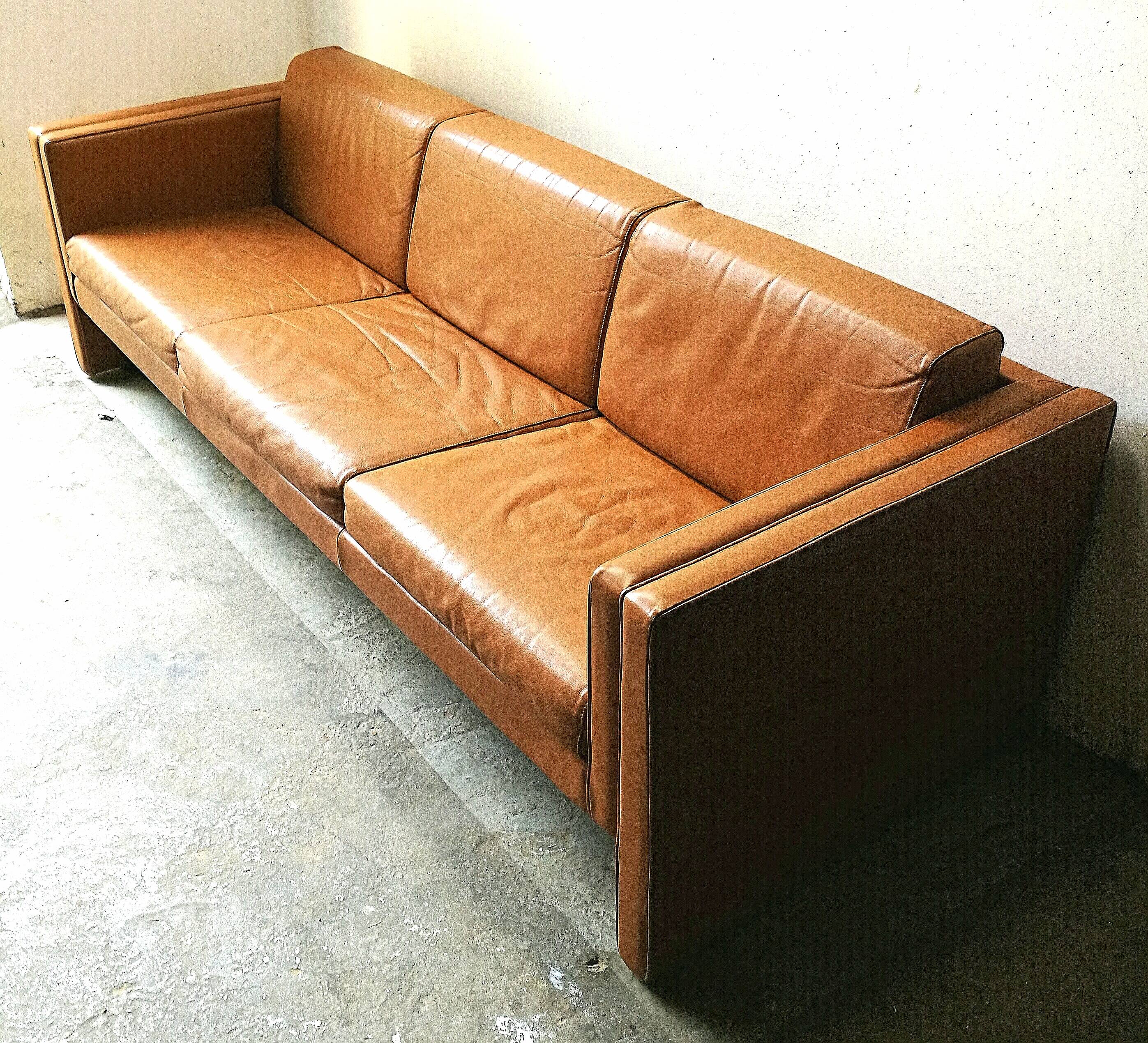Canapé 3 places mobilier international cuir années 70-80