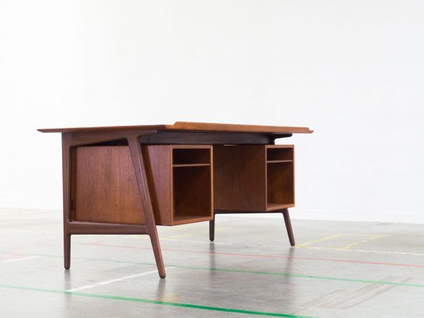 Office designed by Arne Vodder and produced by Vamo Sønderborg, Danemar