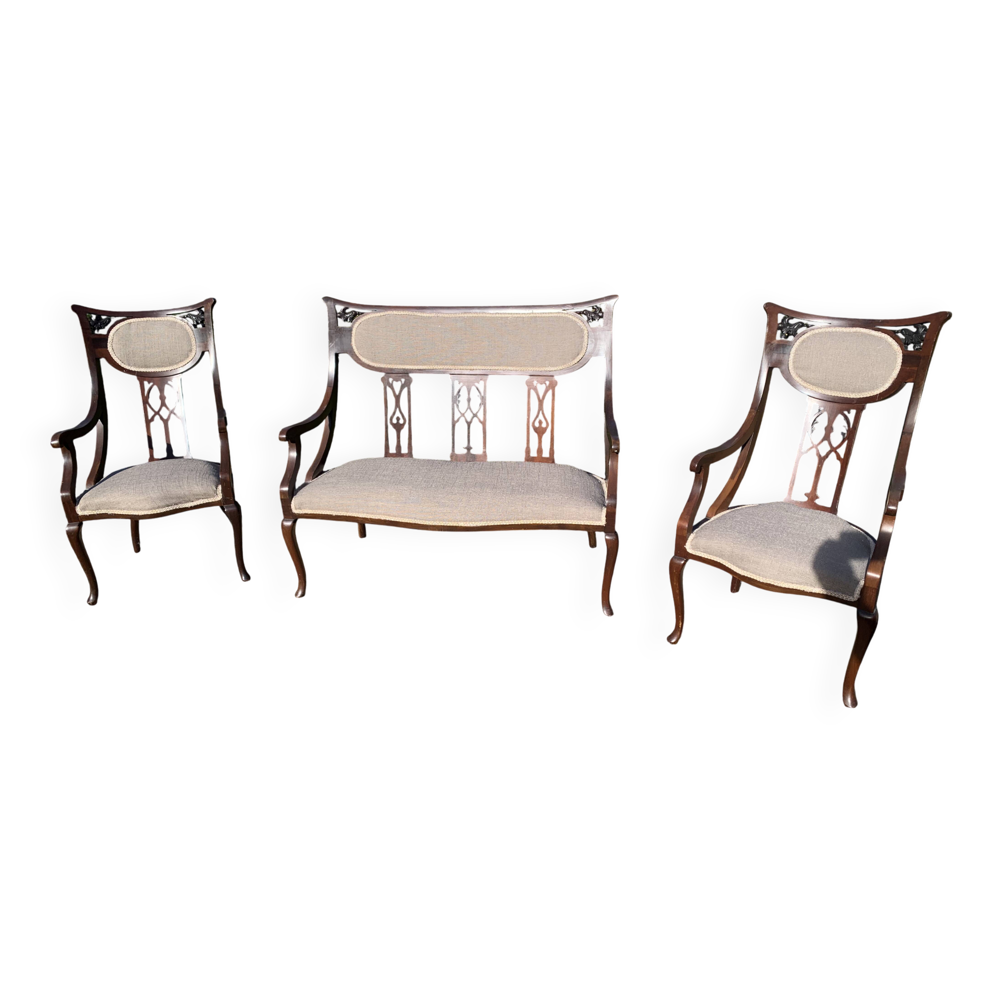 Bench and its two chairs