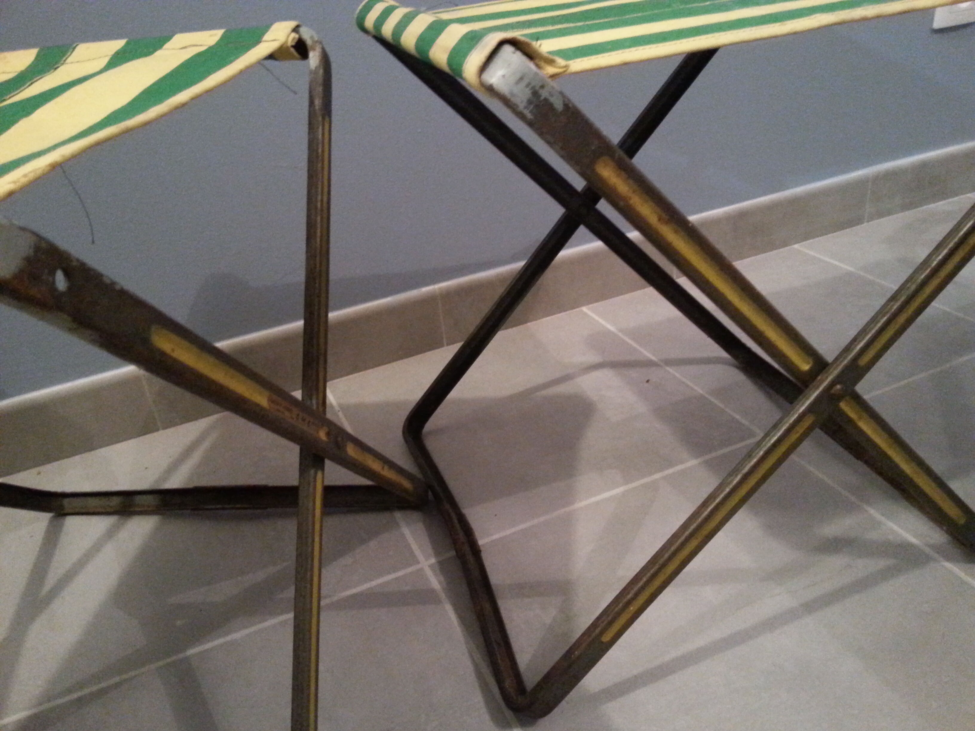 Lot vintage metal foldable stools