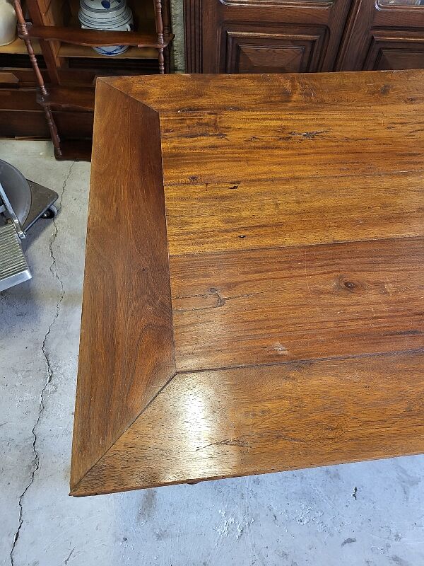 Table 4 legs of old manufacture