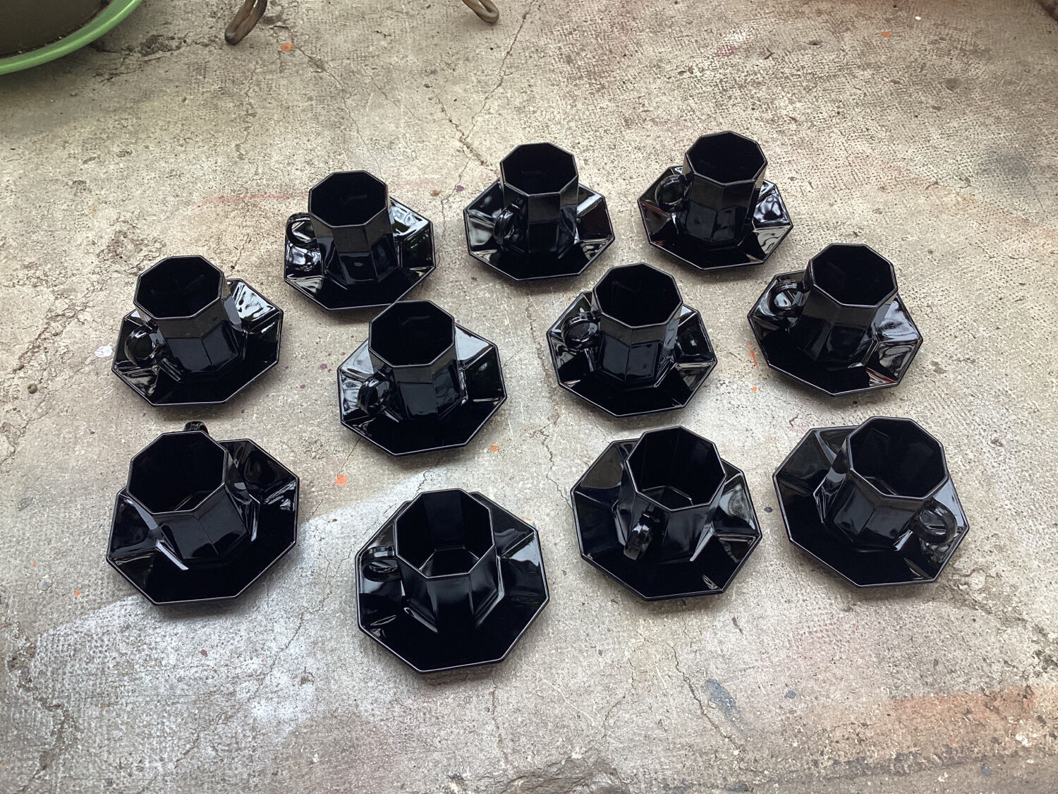 Large 11-cup coffee service Arcoroc vintage Esso collection