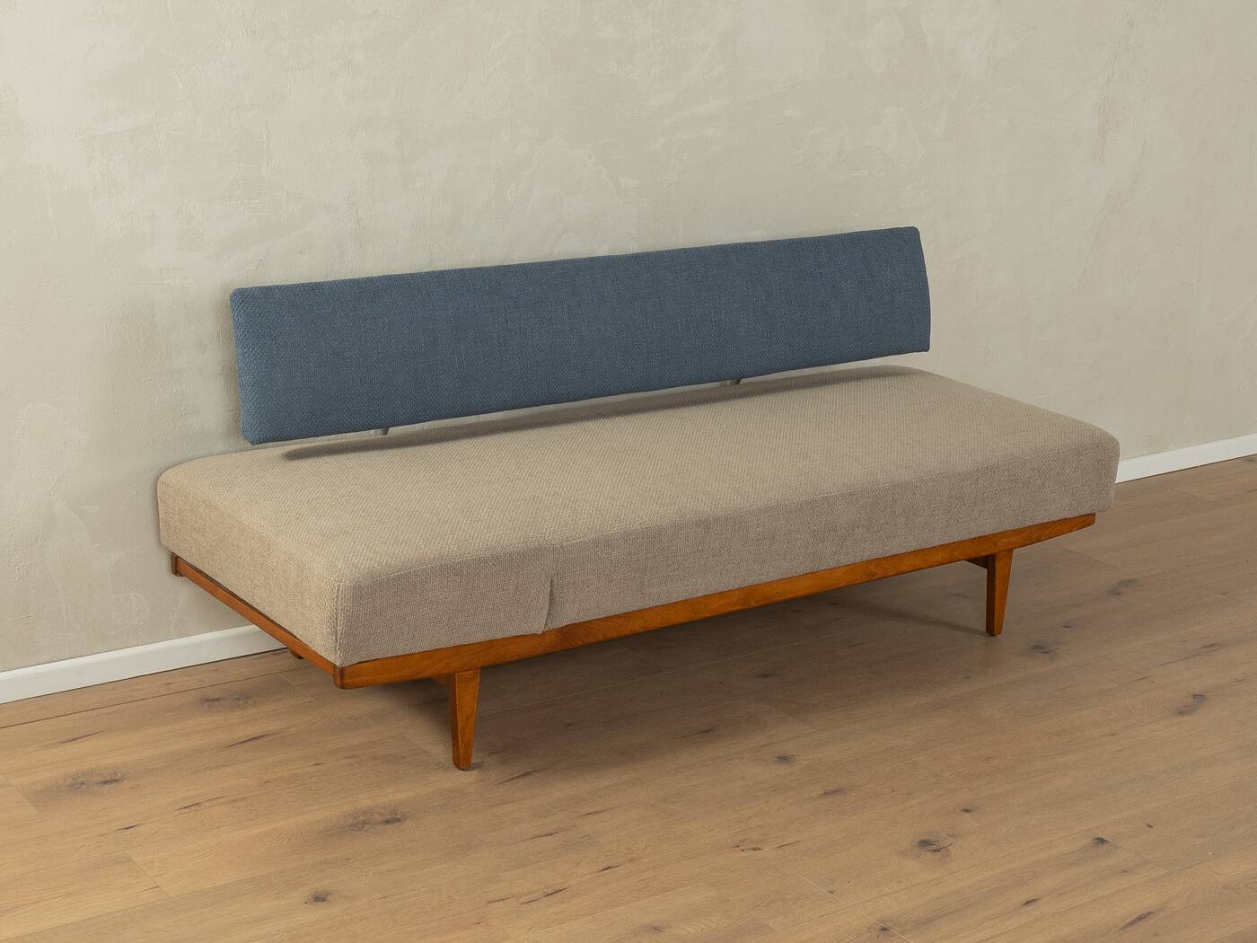 50s Sofa by Knoll Antimott