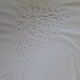 Set cover duvet and white lace pillowcases