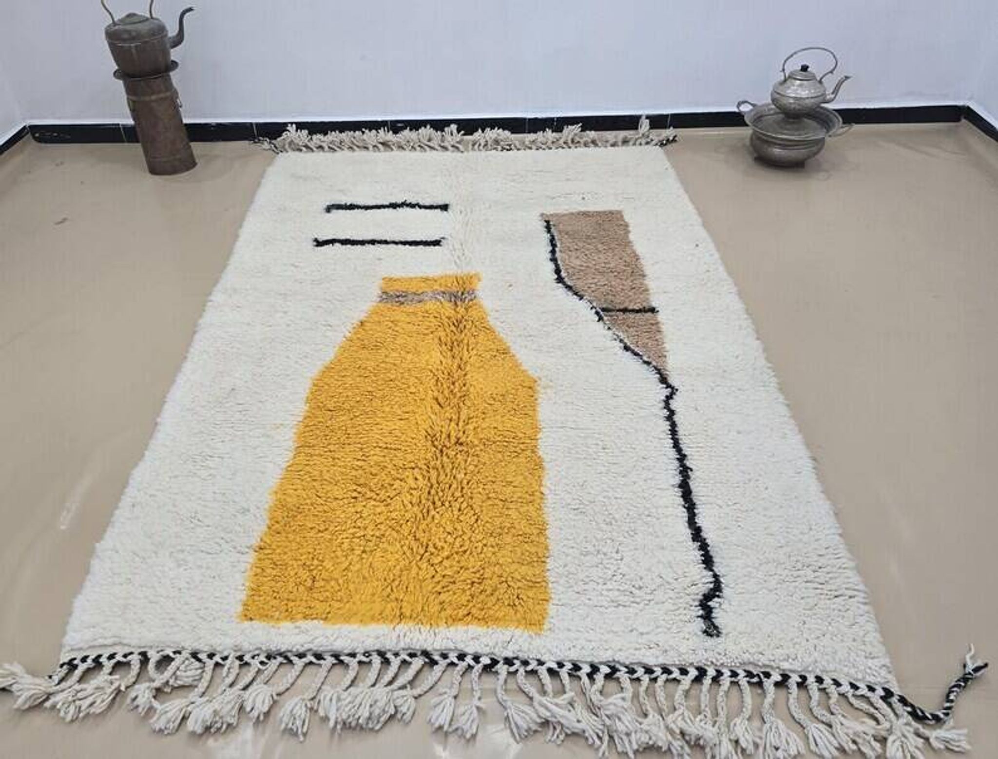 Handmade wool rug 250cmx150cm