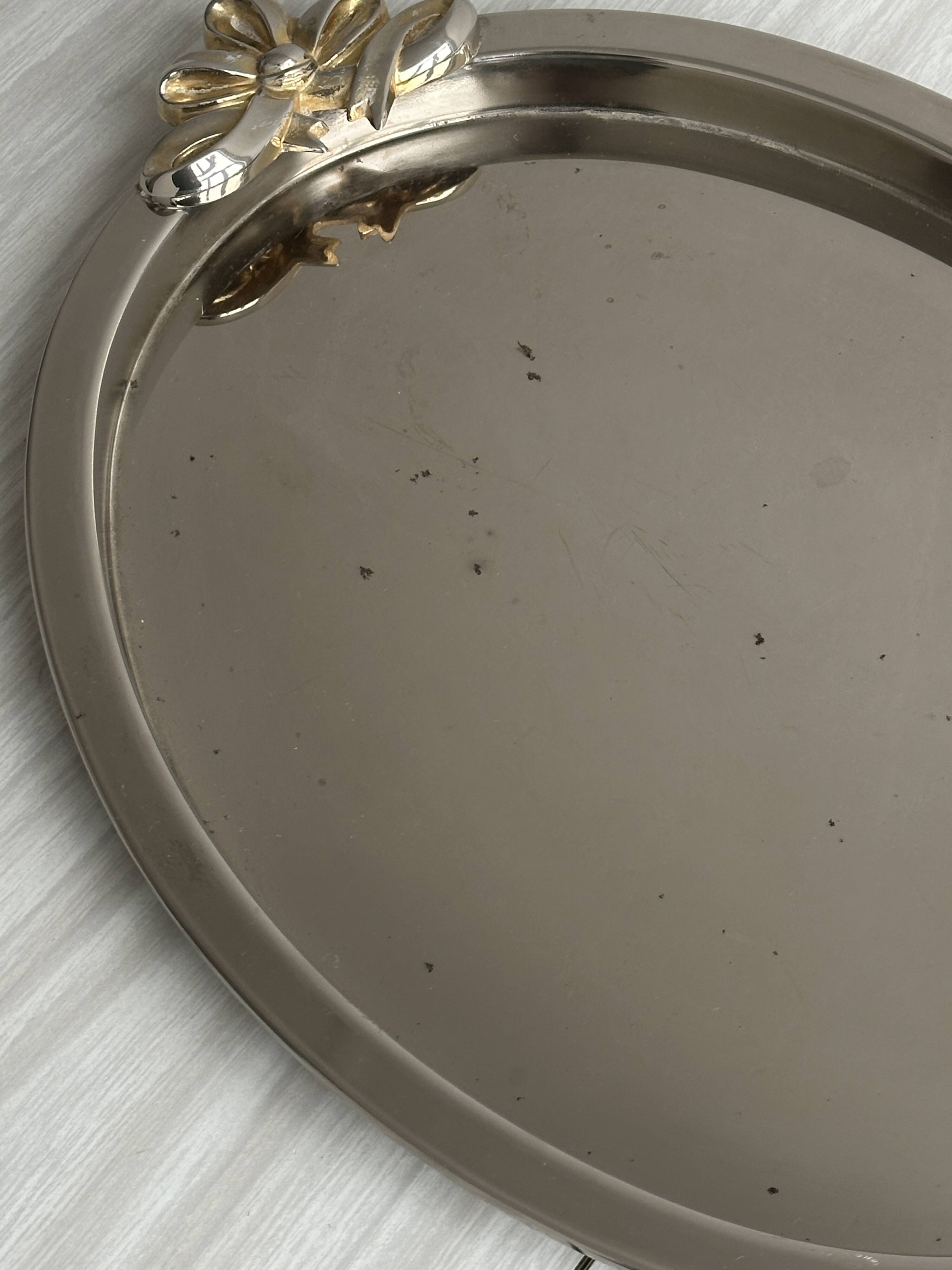 Light metal tray