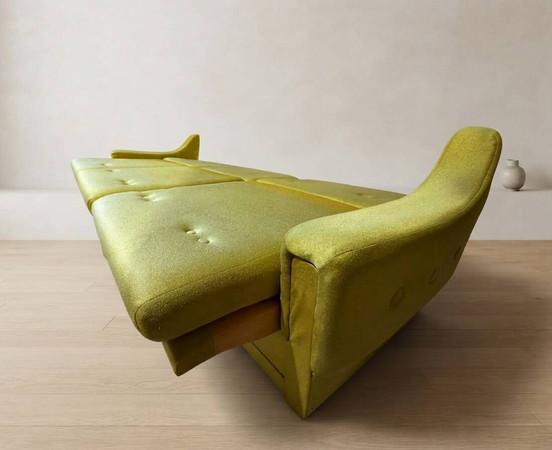 Canapé-lit pliant des années 50, 3 places en tissu moutarde / olive, Tchécoslovaquie, 208 × 100 × 65 cm