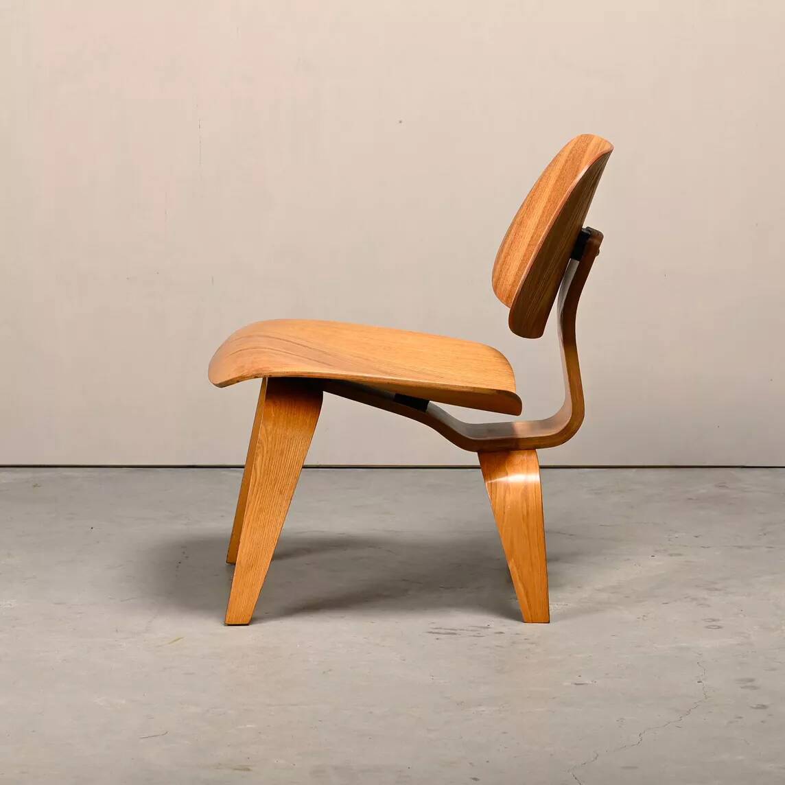 Charles & Ray Eames Early LCW Ash Lounge Chair for Herman Miller, 1950