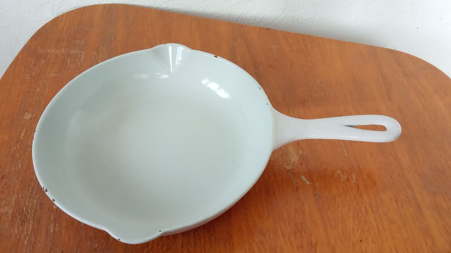 Poele en fonte émaillée Lecreuset années 50