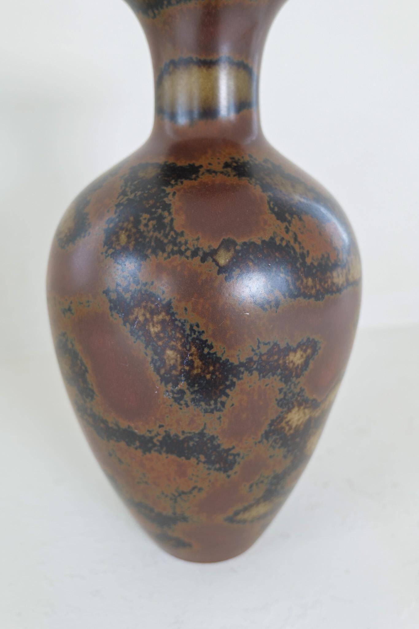 Mid-century modern ceramic vase from Rörstrand by Gunnar Nylund, Sweden.