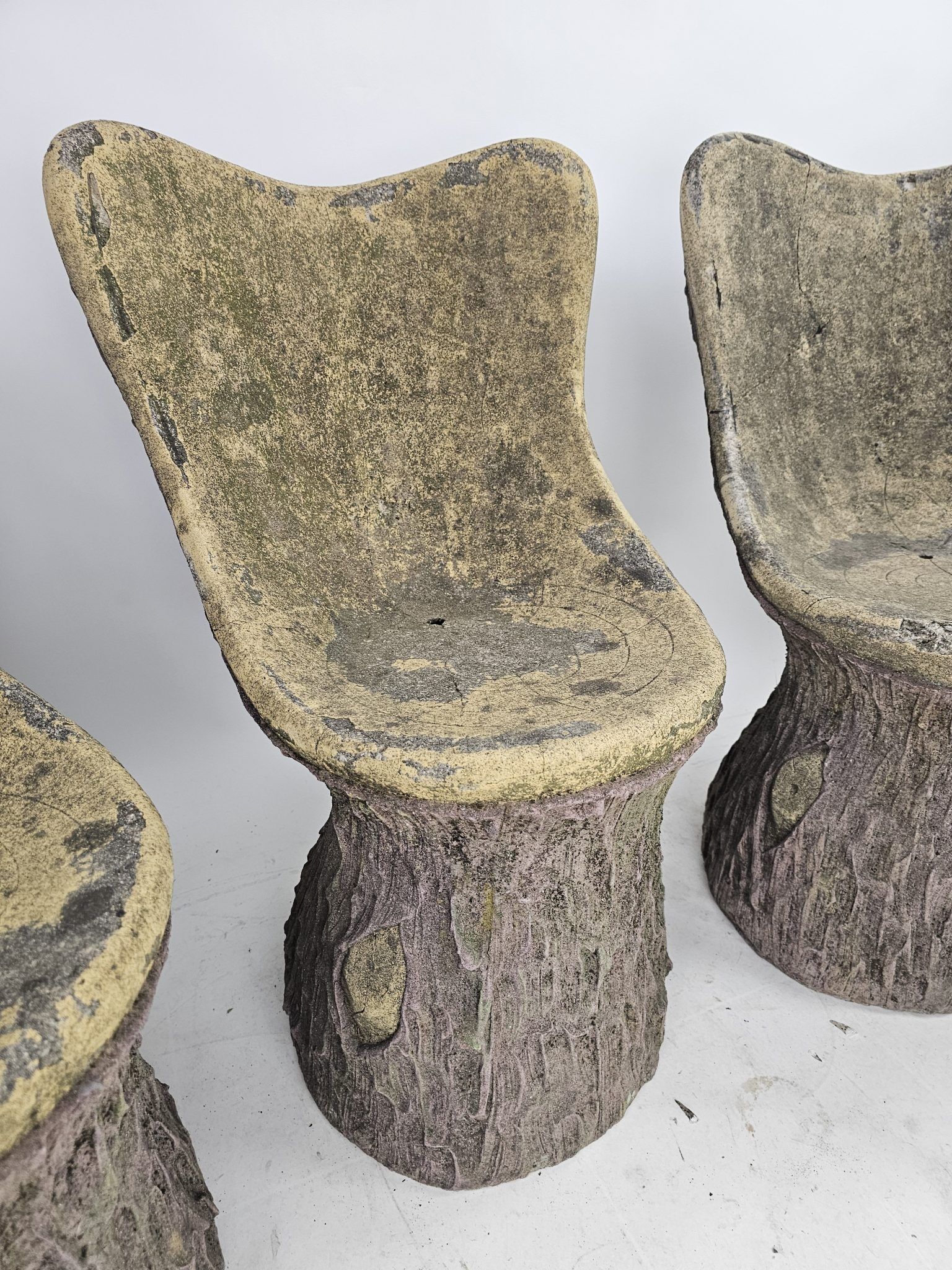 Set of 4 garden chairs stone tree stump
