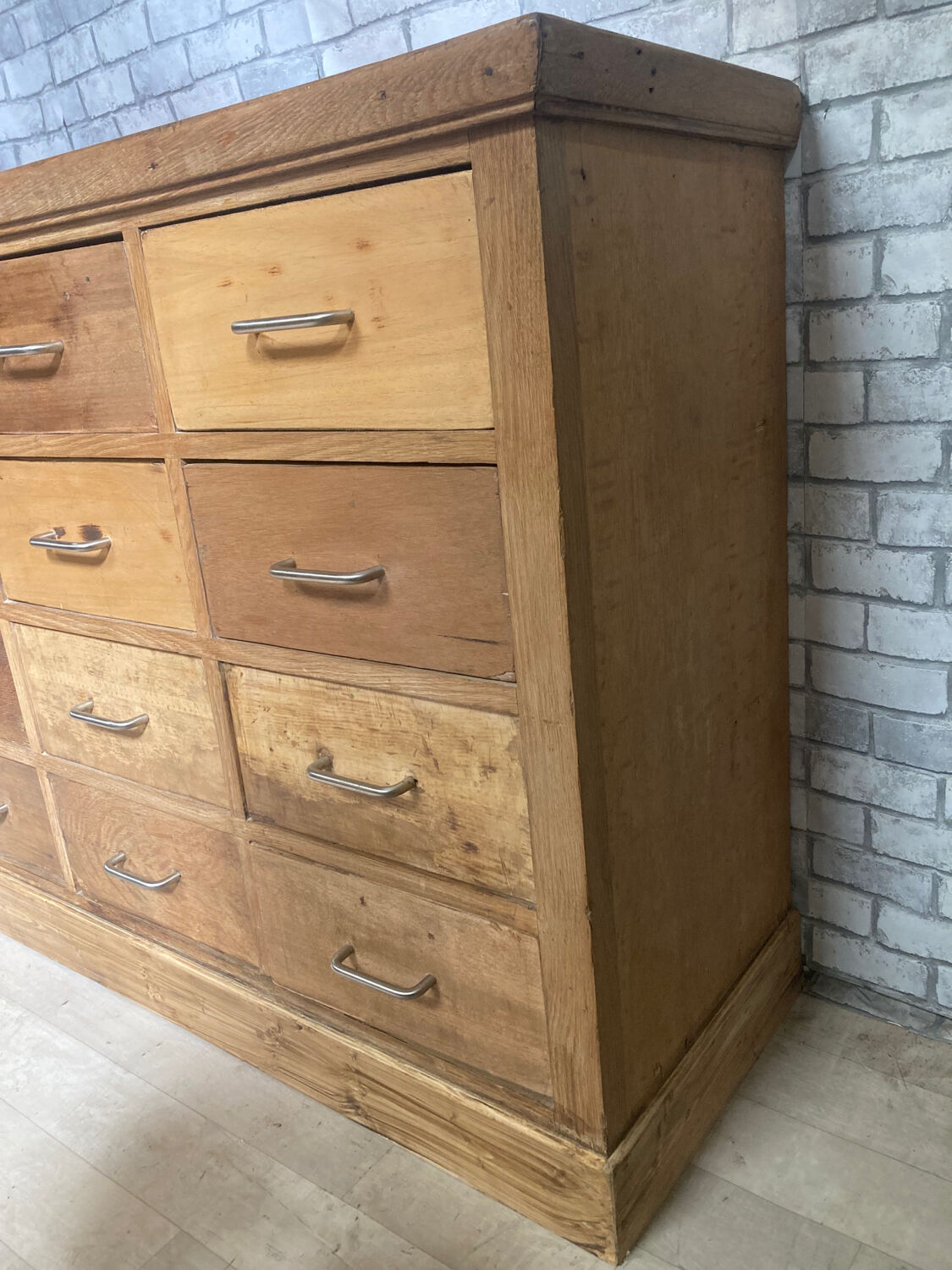 Hardware trade furniture