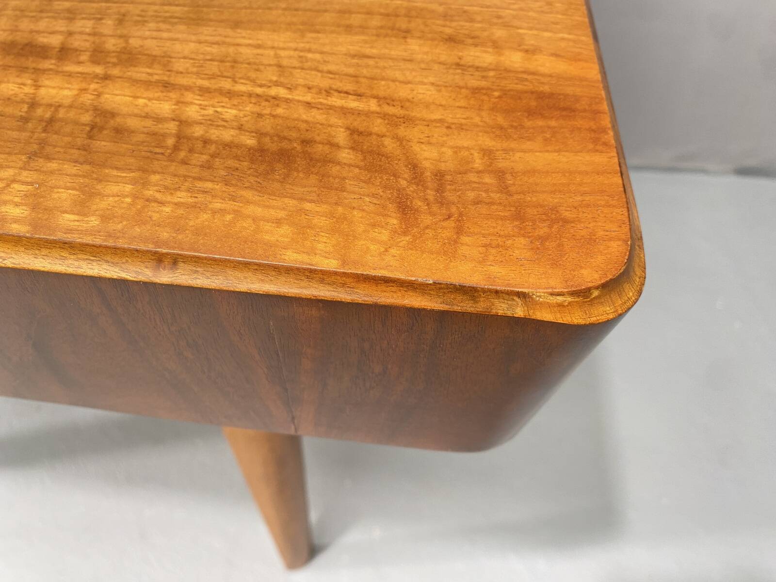 Table à manger réglable en noyer par Setona, années 1950, Tchécoslovaquie