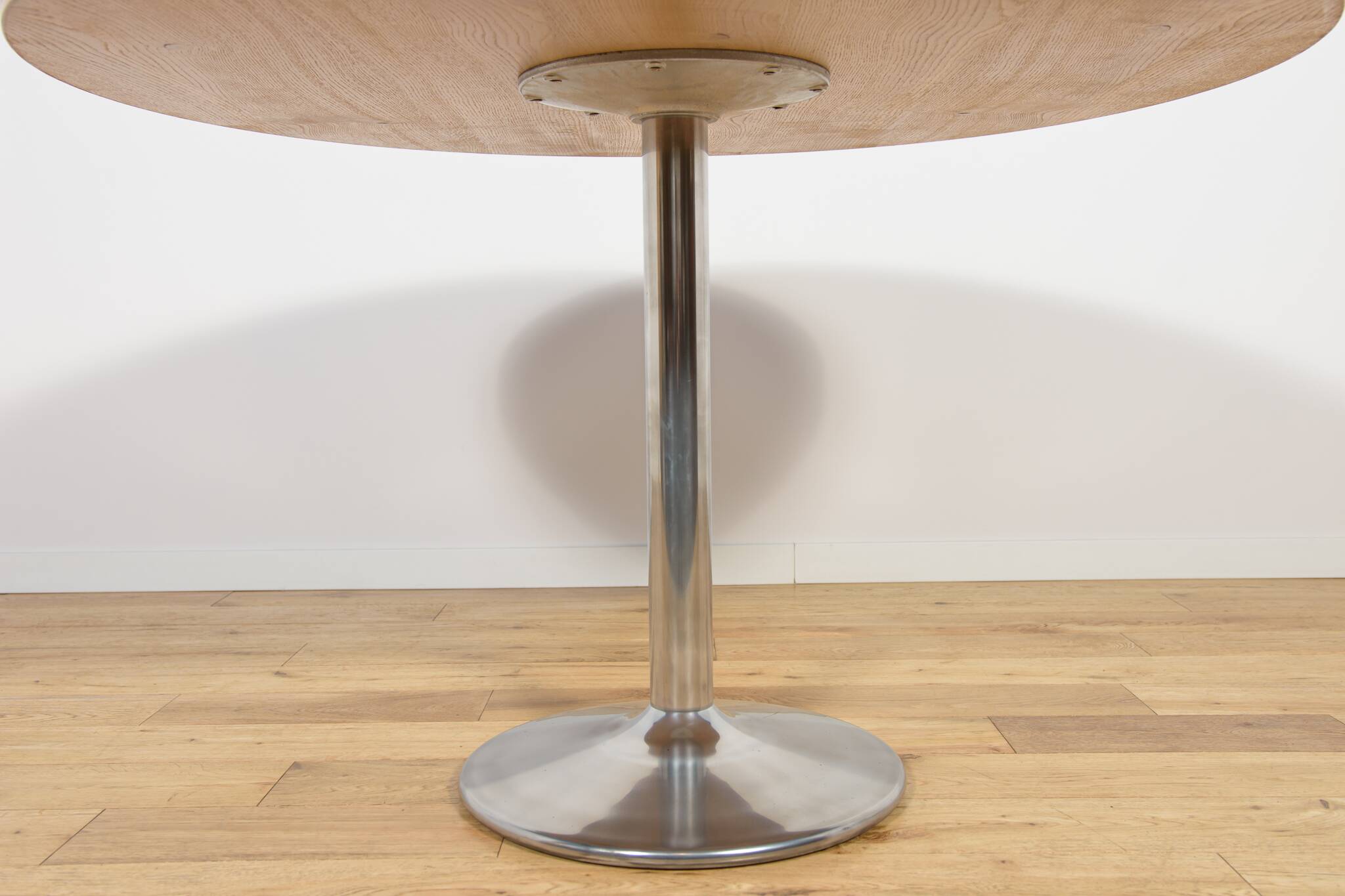 Mid-century modern oak round dining table, Denmark, 1970s