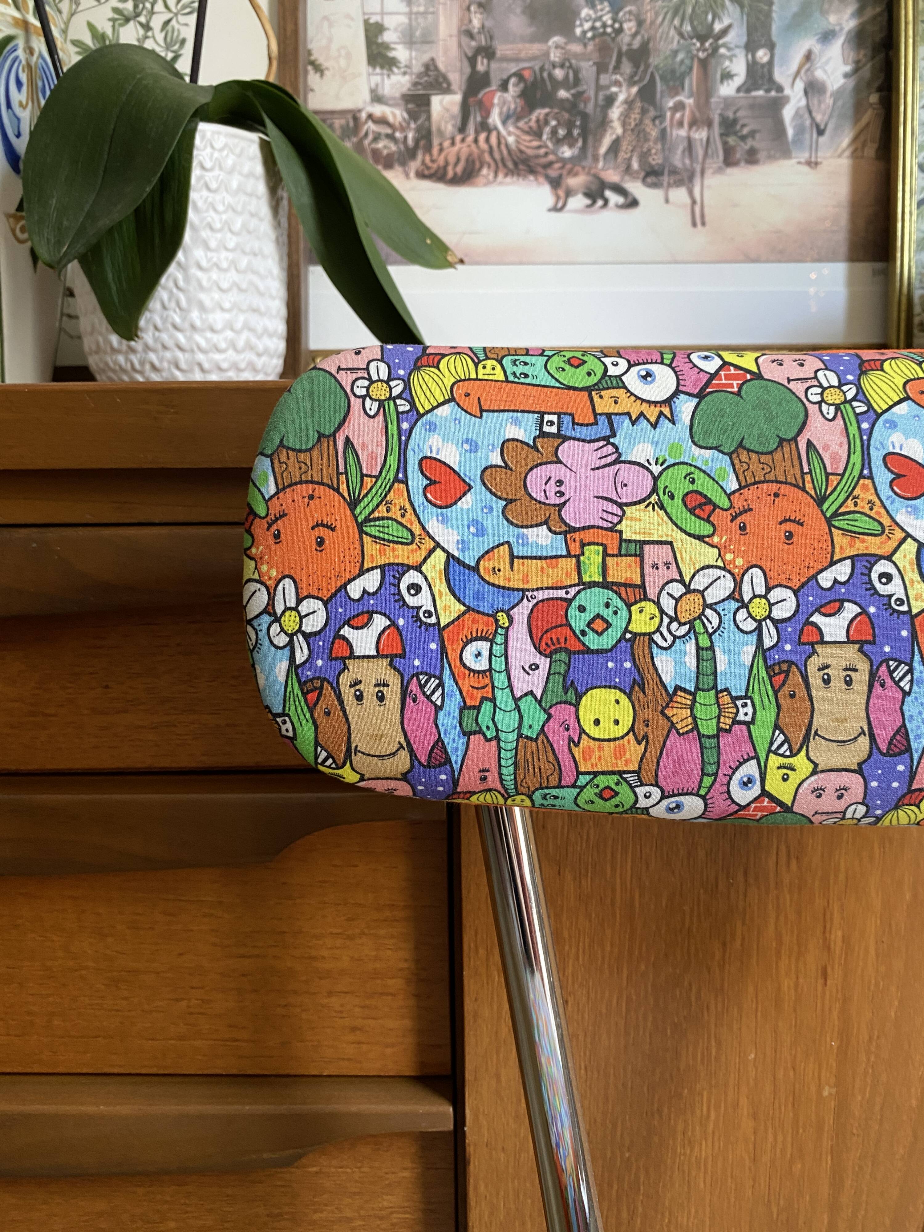 Reupholstered antique chair - Jigé limited edition