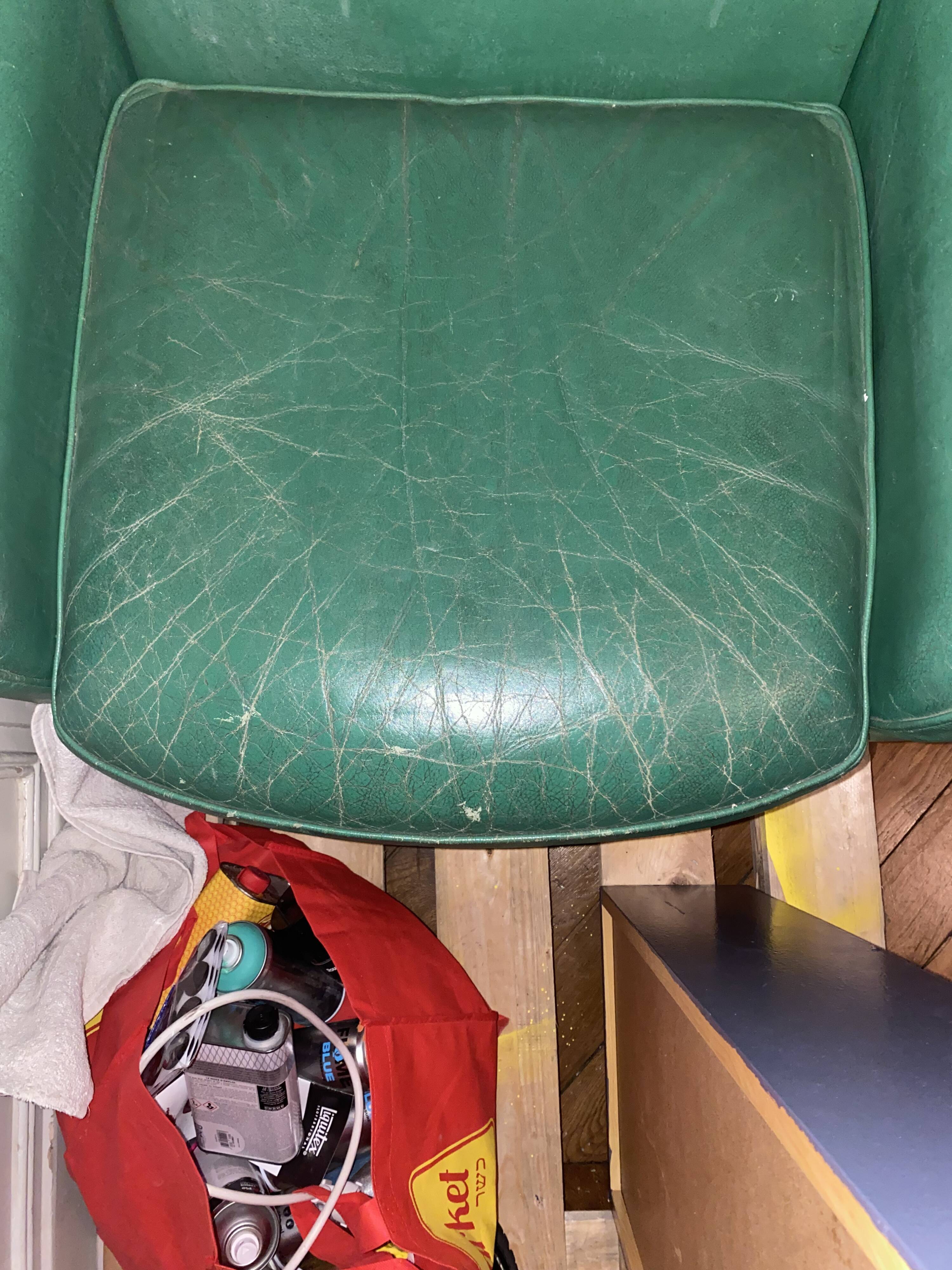 Green club armchair ultra design in contemporary vintage leather