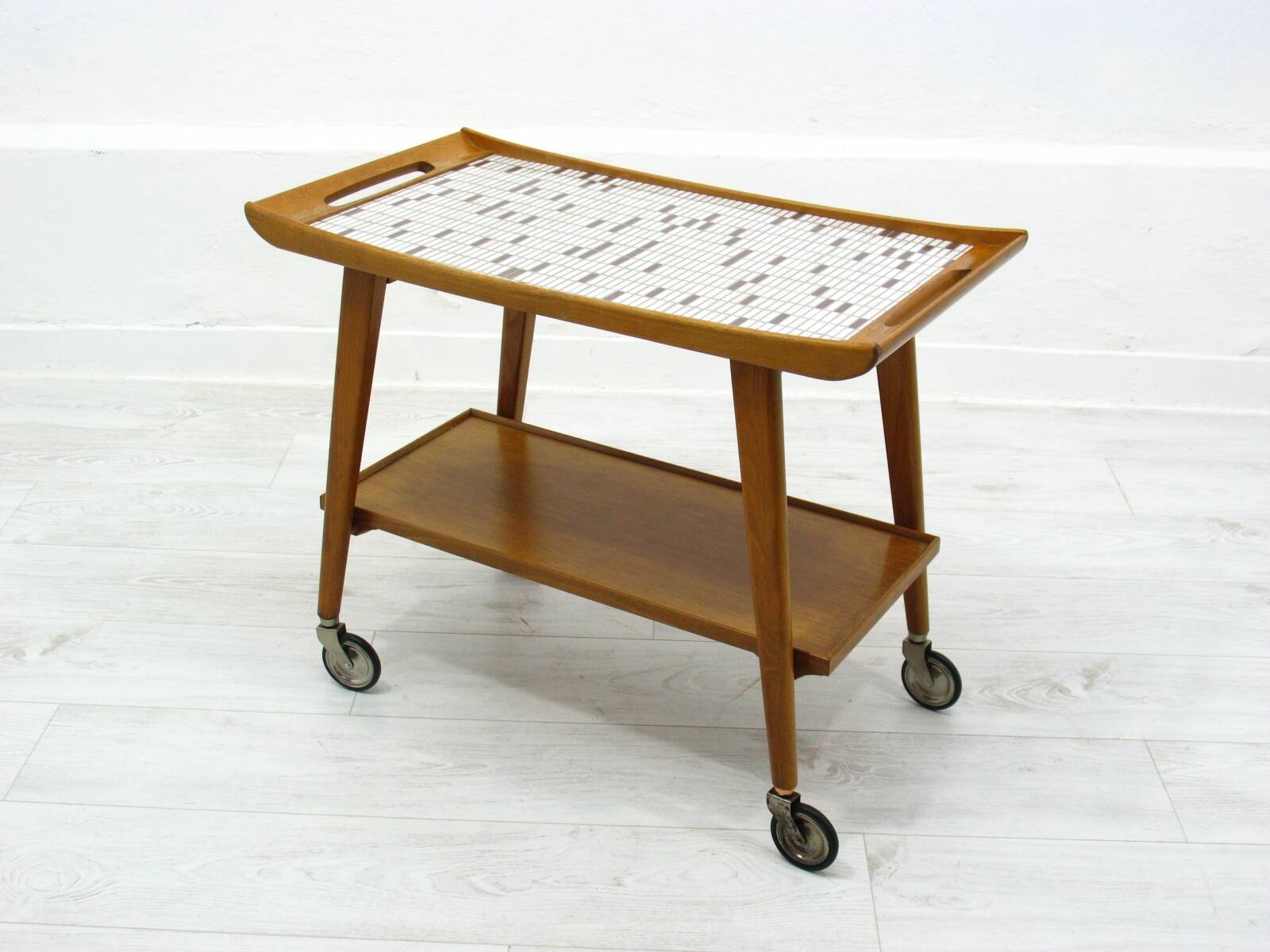 Chariot de bar et table en opale, Allemagne, années 1970.