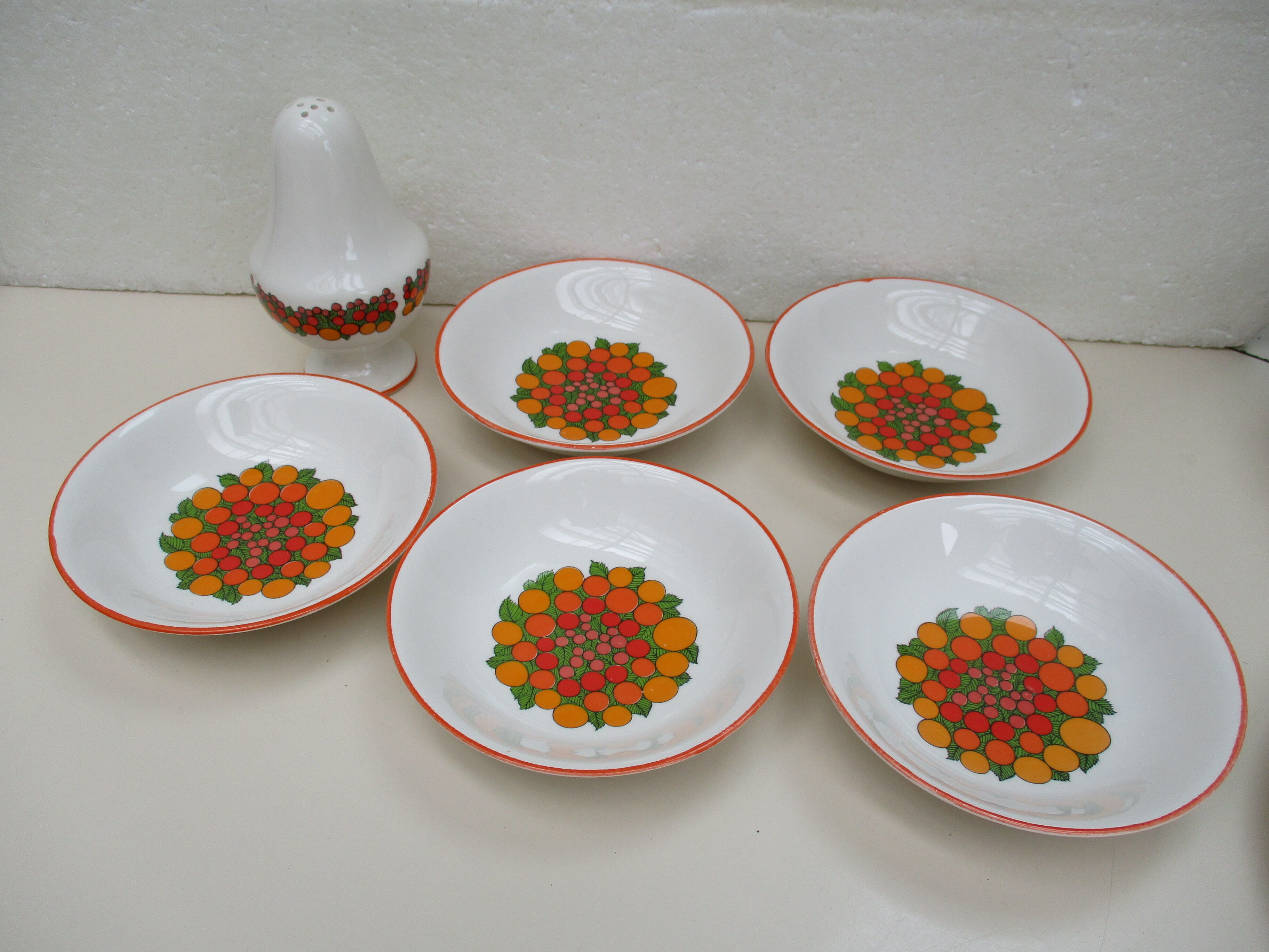 Gien ceramic "desserts" service - fruit, cake, cream