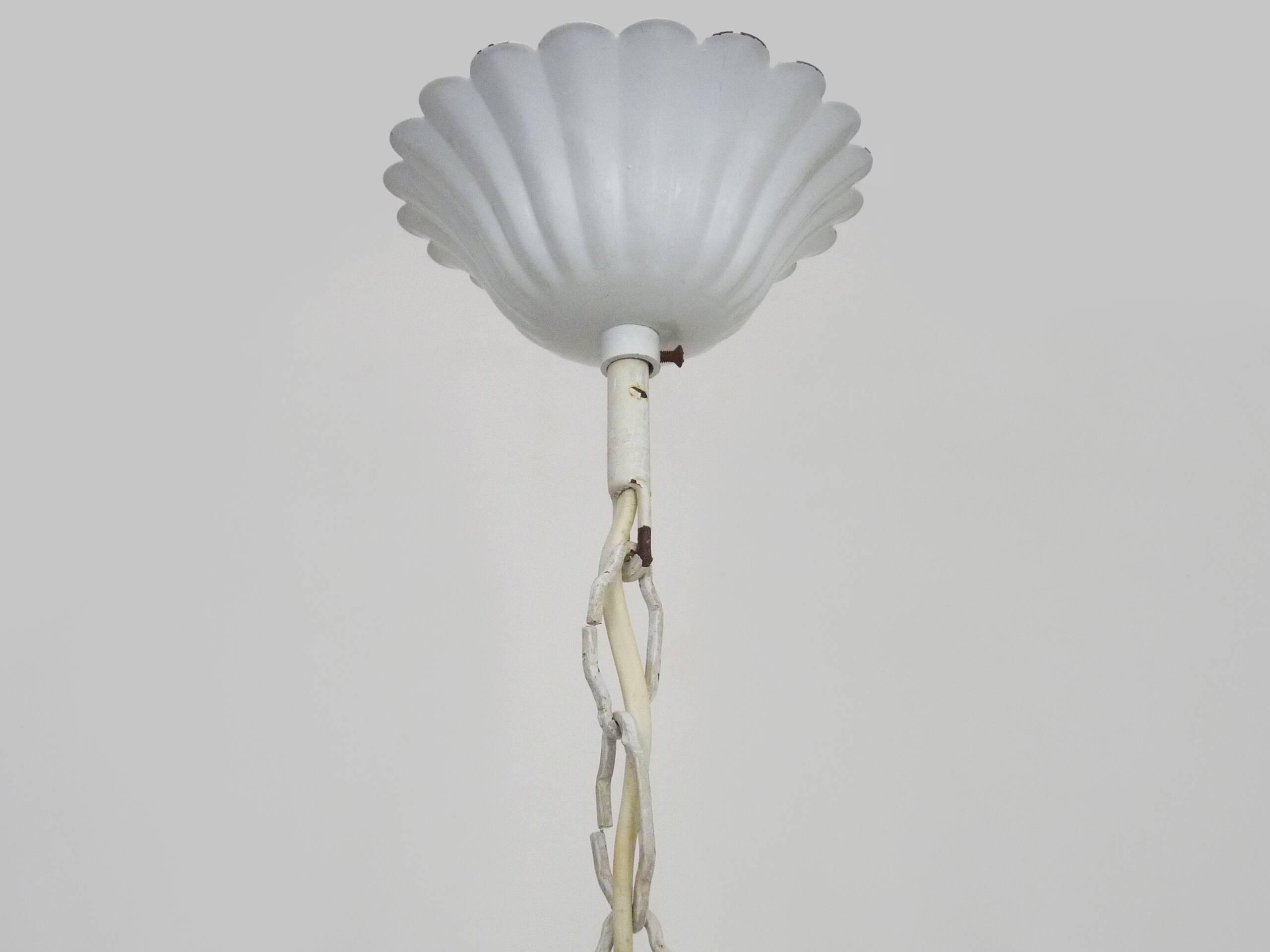 Suspension en métal blanc suspension florale. Années 70