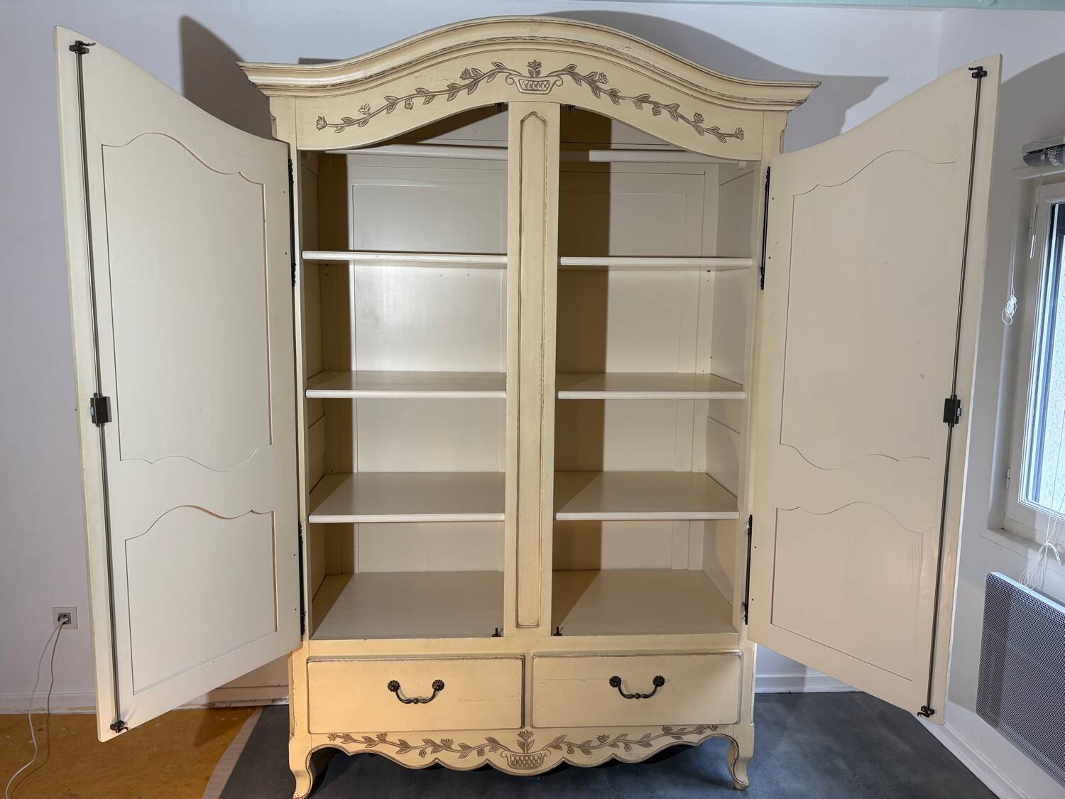 Provençal-style wardrobe