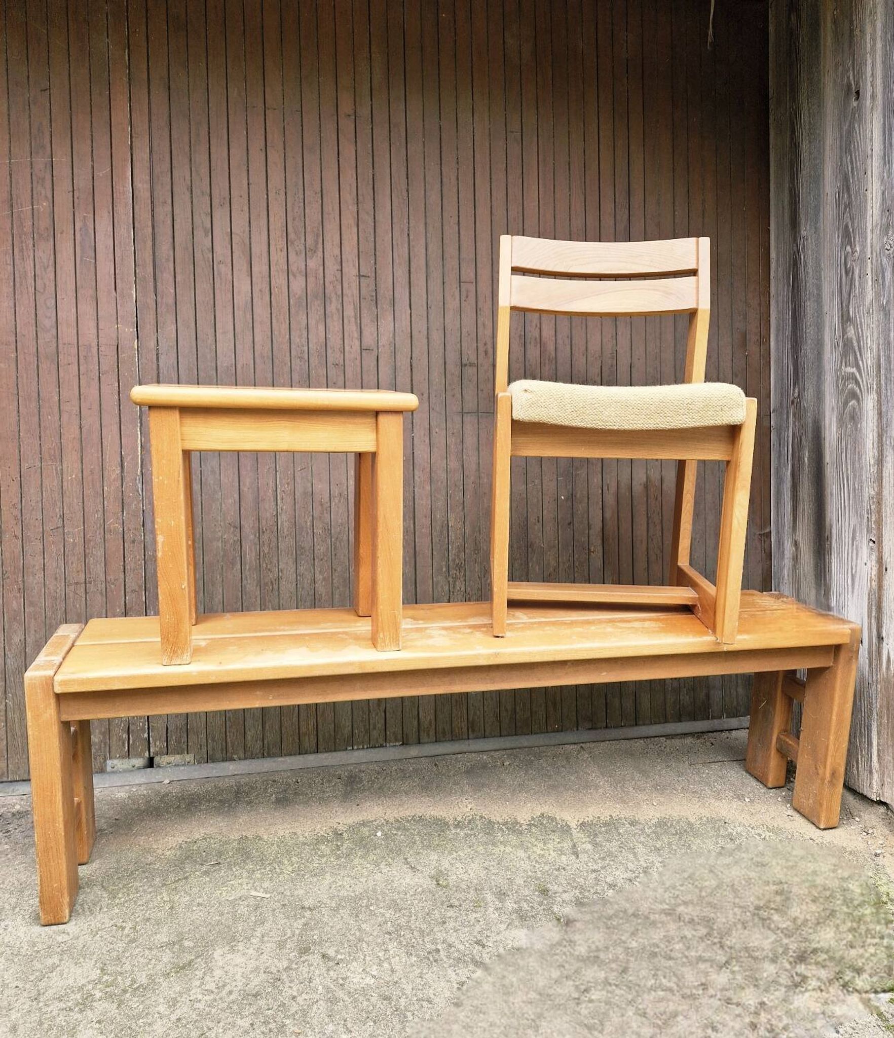Maison regain set of 3 pieces in solid elm from the 70s and 80s.