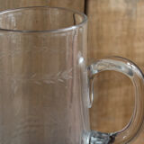 Carafe en verre soufflé, ciselé
