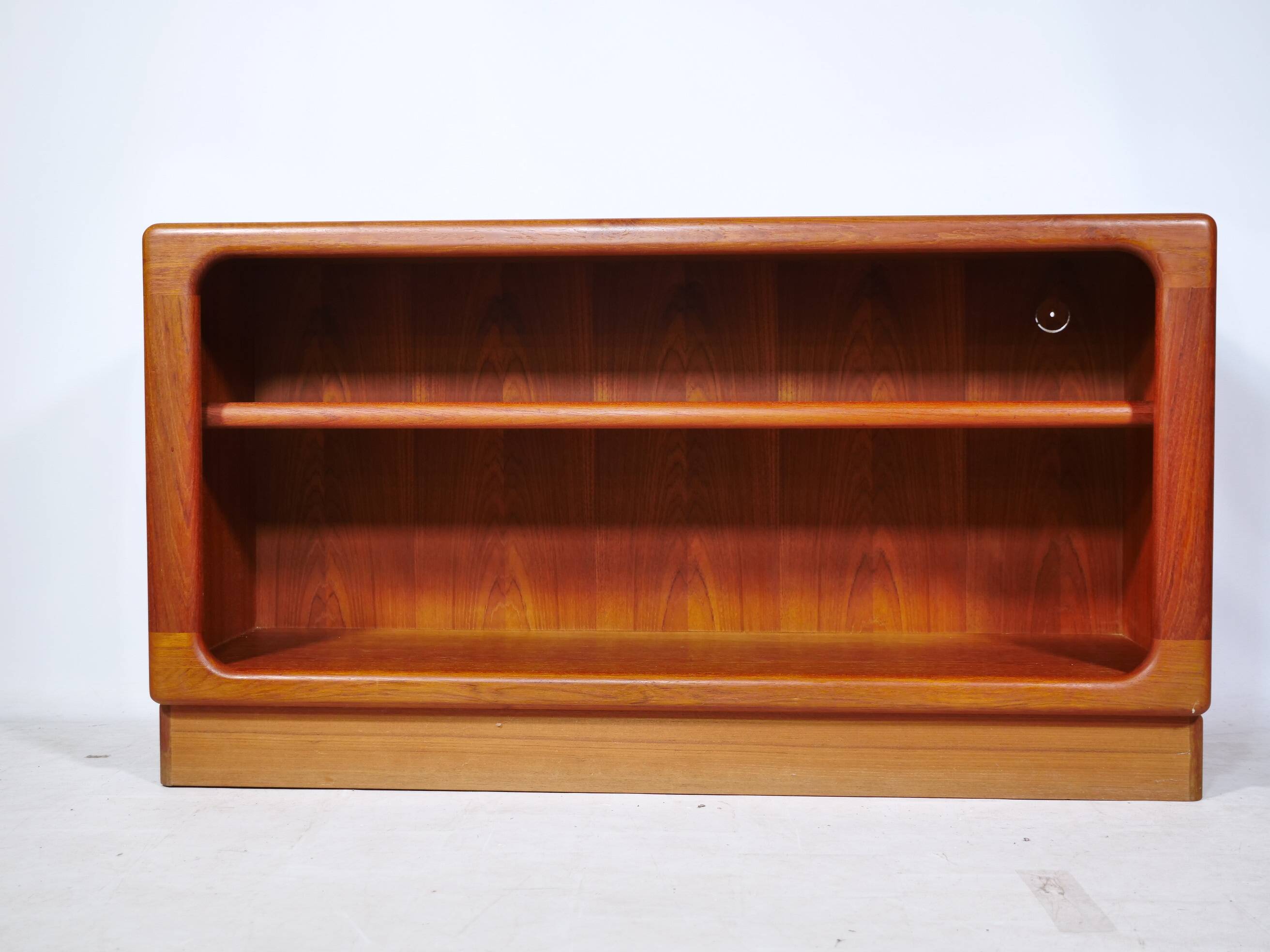 Buffet ouvert en teck des années 1960 par Dyrlund.