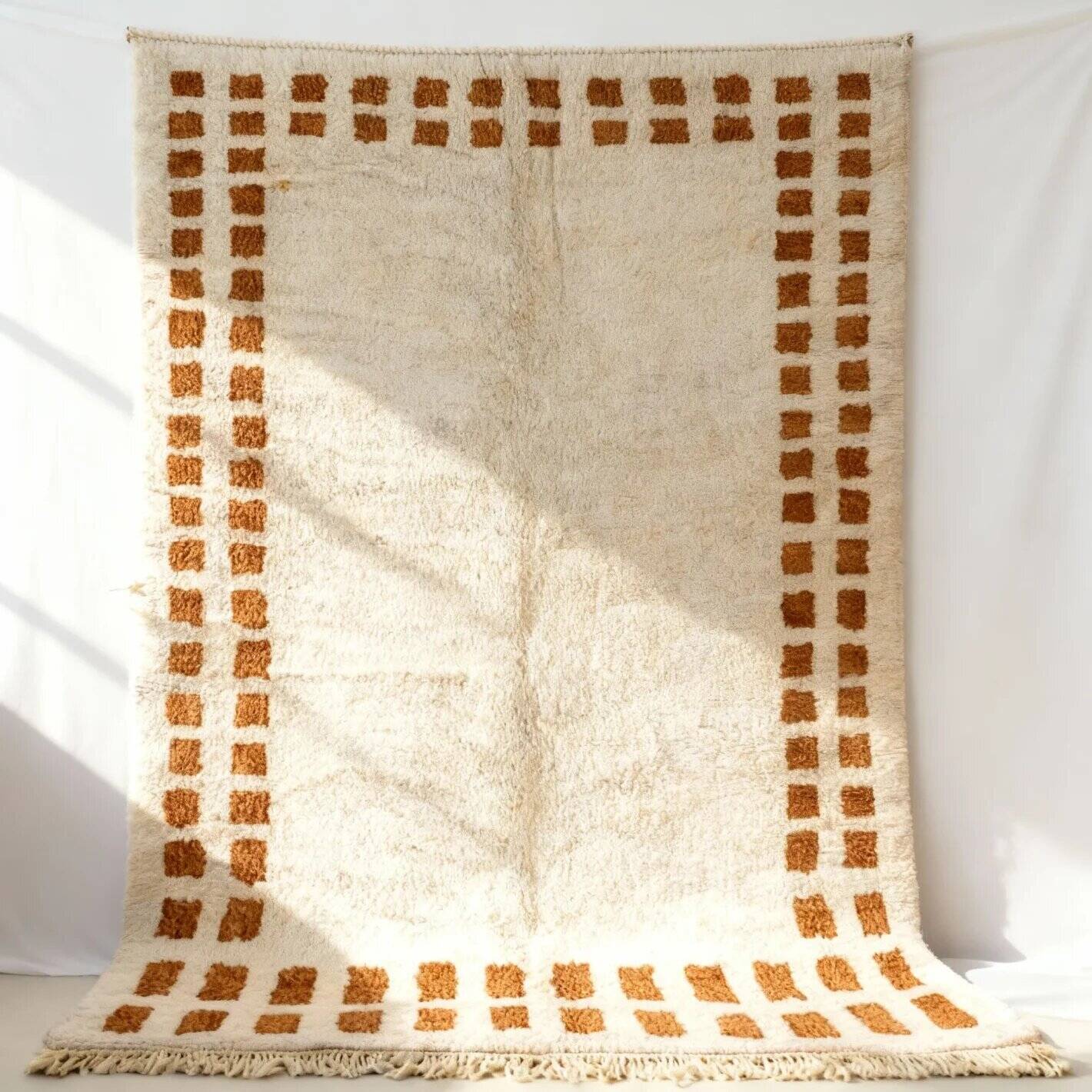 Wool rug with terracotta border – Handmade long-haired Berber