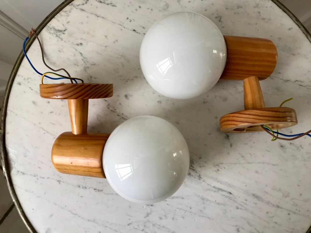 Pair of opline sconces and blond wood pine desgin years 60-70