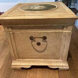 Lacquered wooden chest