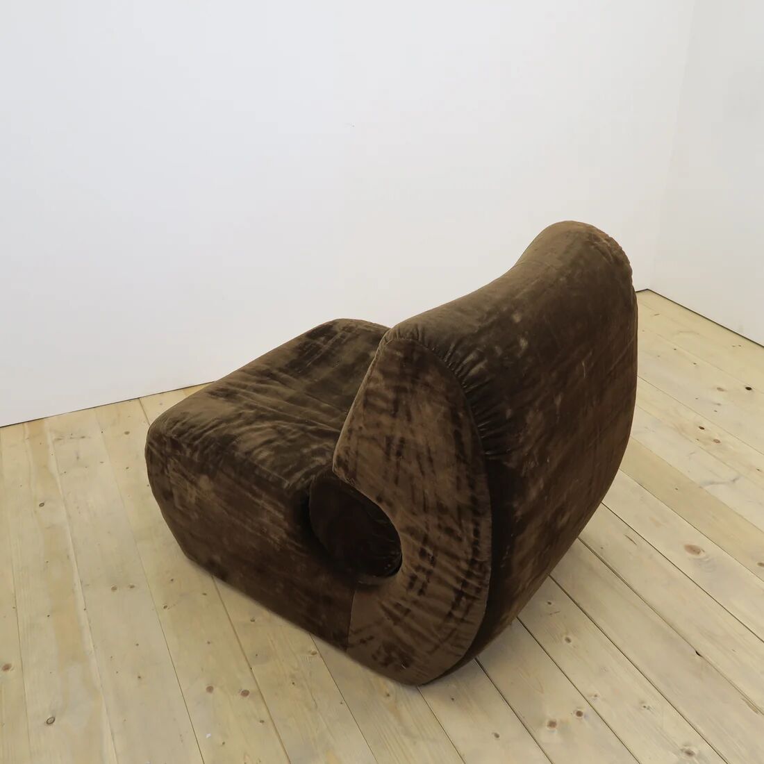 Italian velvet lounge chair, 1970s