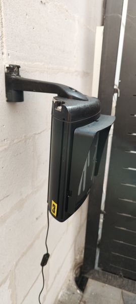 Industrial lamp metal pedestrian crossing a fastener 220 v and leds