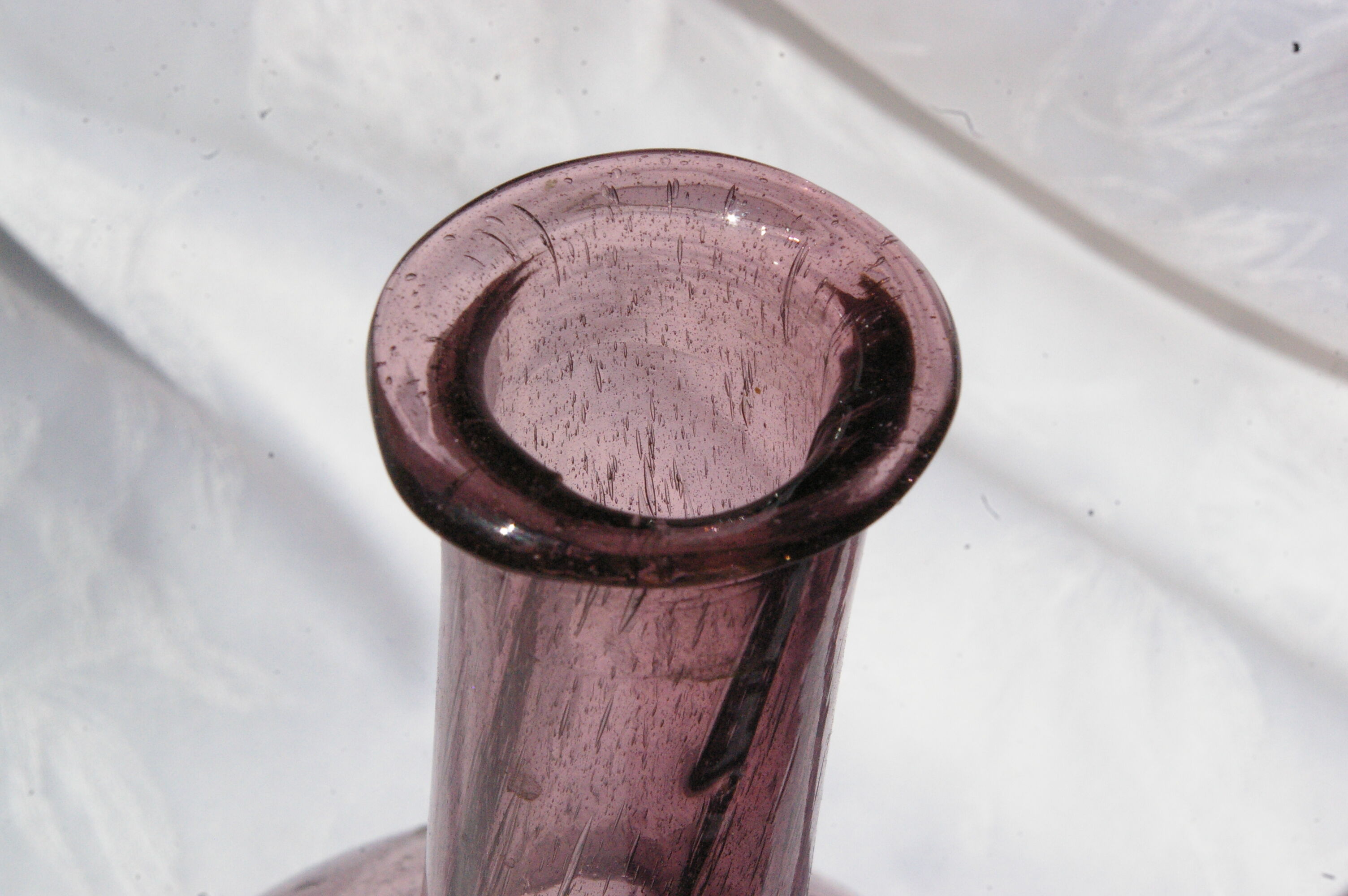 Carafe en verre bullé de Biot ou La Rochère