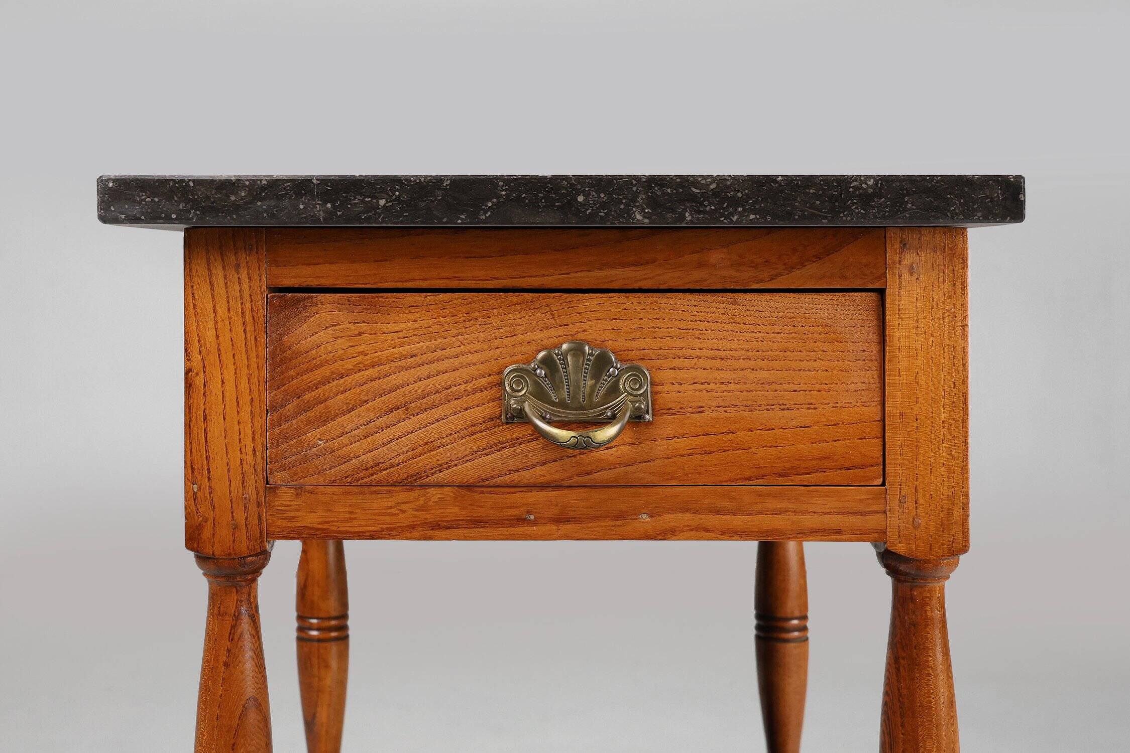 Table de nuit Art Déco française avec plateau en pierre bleue, années 1920